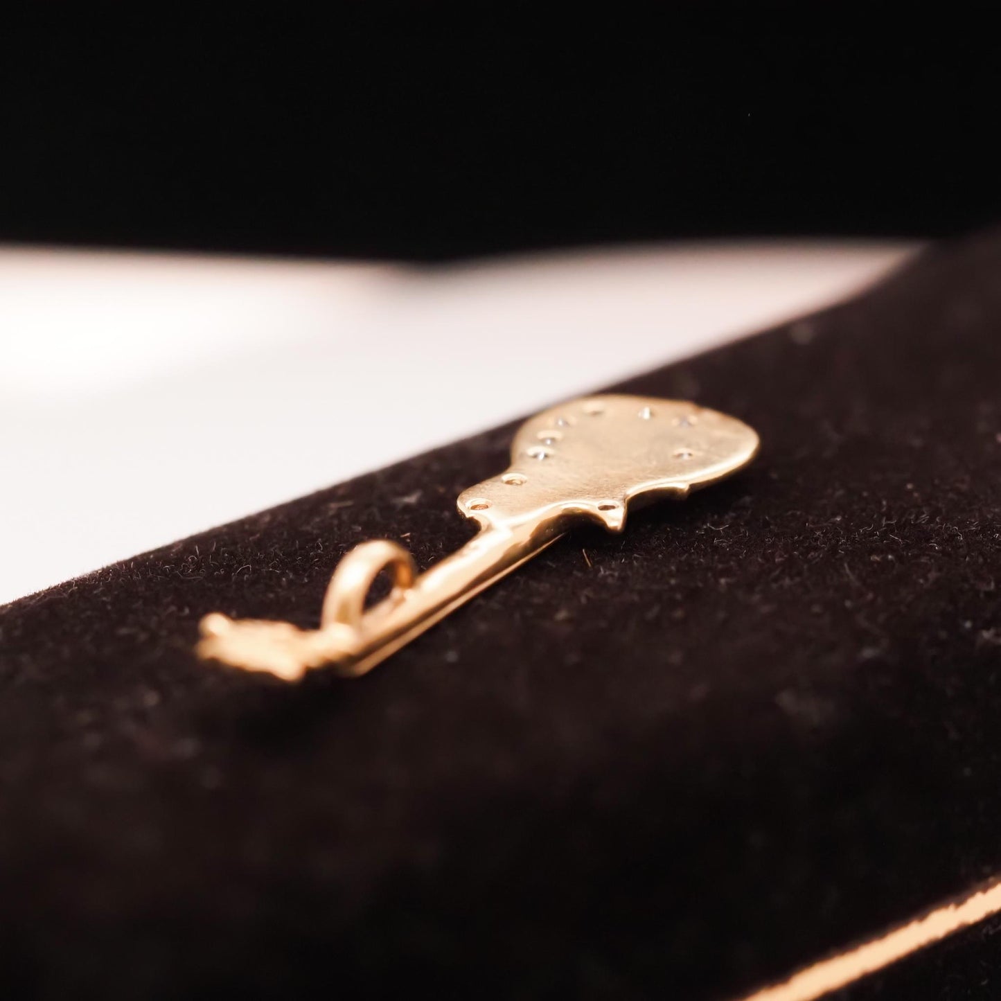 Vintage 14K Yellow Gold Diamond Guitar Pendant - VHK#666