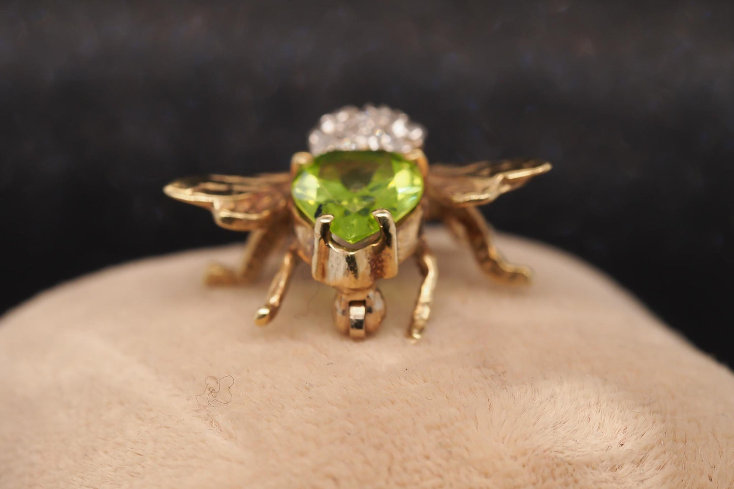 Vintage 14K Yellow Gold Peridot and Diamond Fly Brooch Pin - VHK#1023