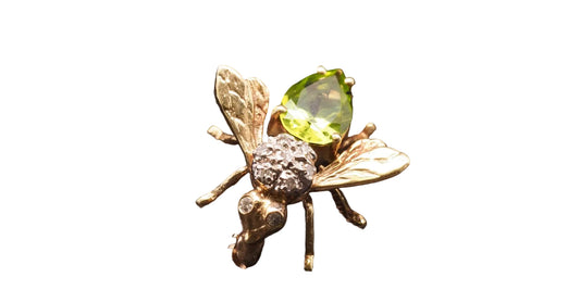 Vintage 14K Yellow Gold Peridot and Diamond Fly Brooch Pin - VHK#1023