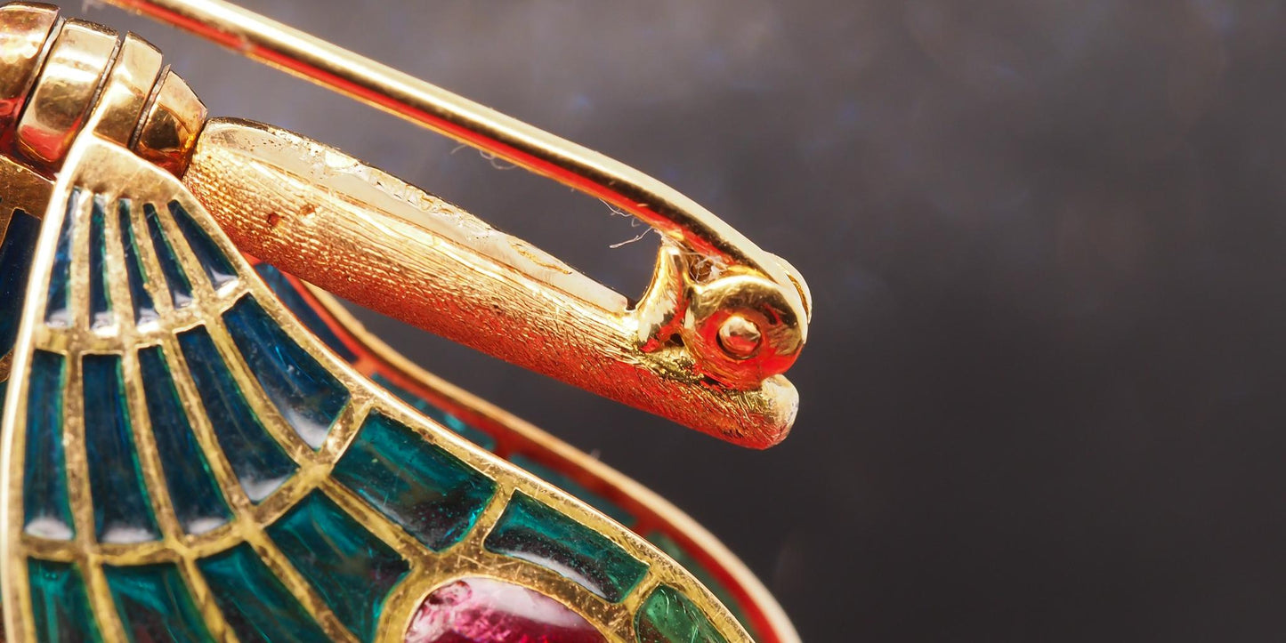 Estate 18K Gold Butterfly Articulating Wing Plique A Jour Brooch - VHK#312A