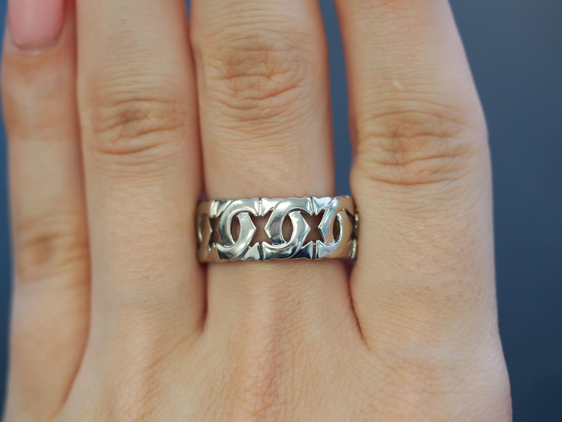 Estate Vintage Cartier Enterlaces 18K White Gold Band Ring - VHK#669B