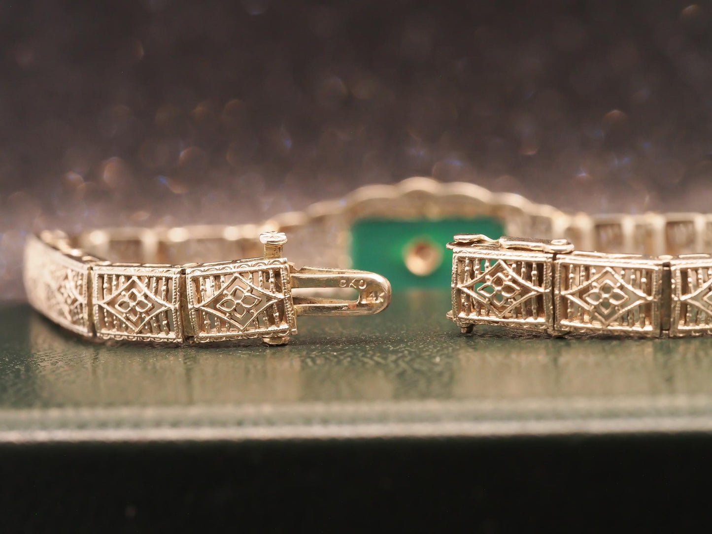 Estate Vintage 14K Yellow Gold Filigree Diamond and Chalcedony Bracelet