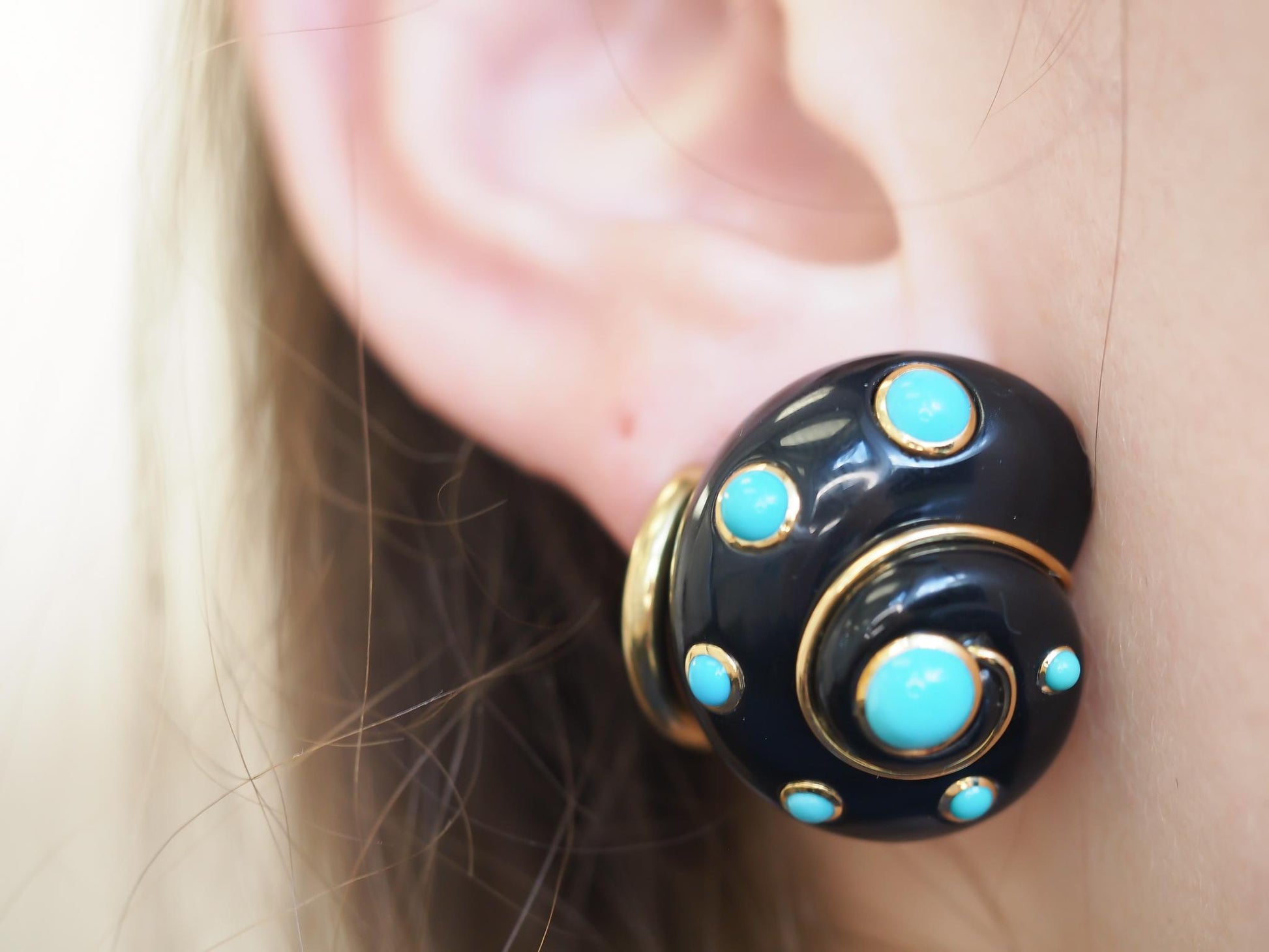Estate Vintage VERDURA 18K Yellow Gold Turquoise and Enamel Seashell Earrings