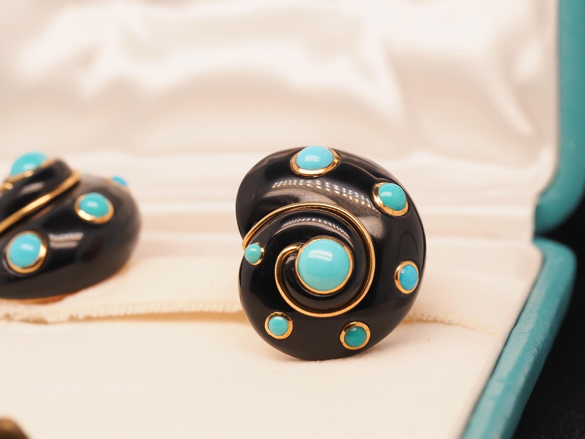 Estate Vintage VERDURA 18K Yellow Gold Turquoise and Enamel Seashell Earrings