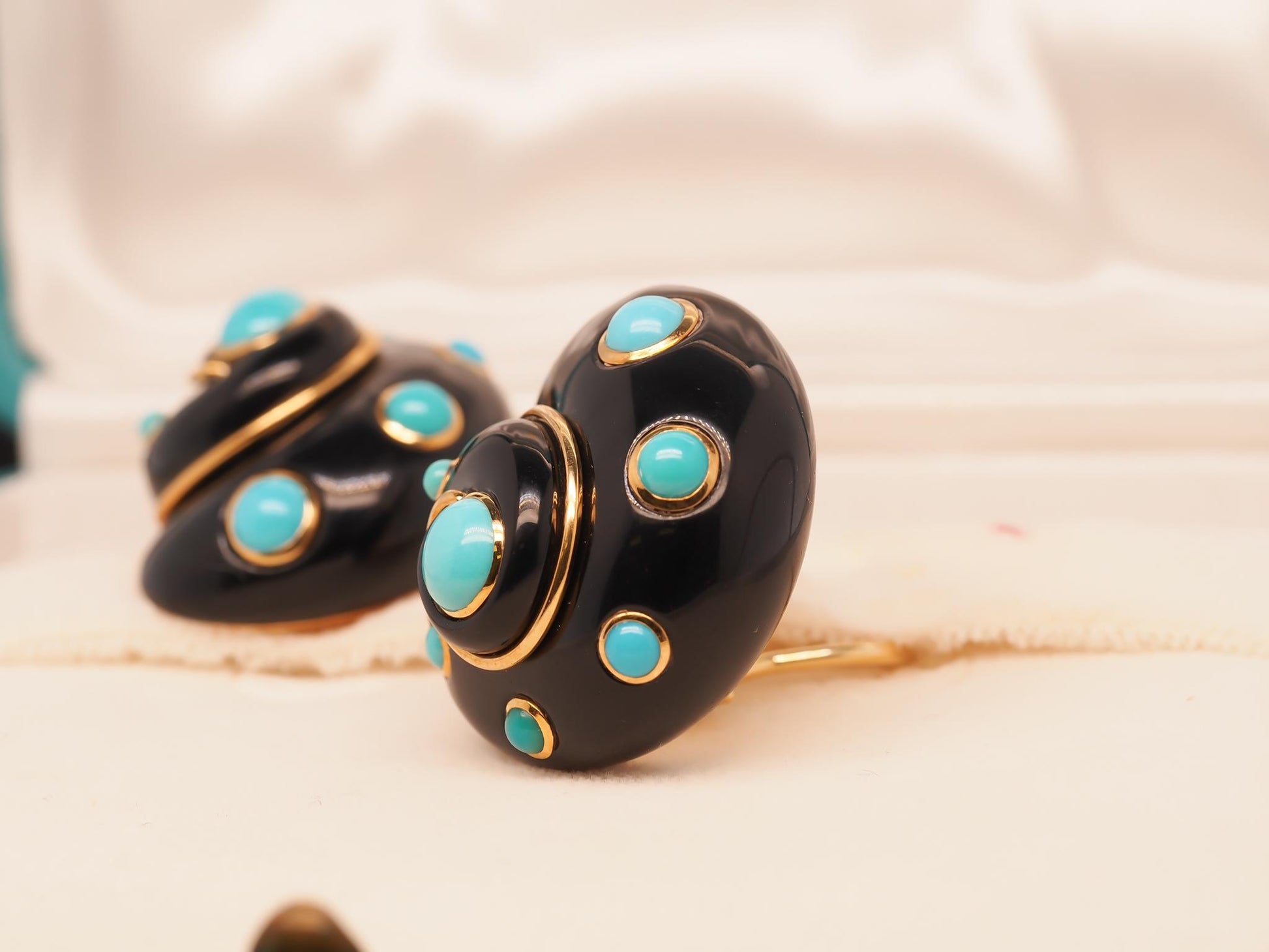 Estate Vintage VERDURA 18K Yellow Gold Turquoise and Enamel Seashell Earrings