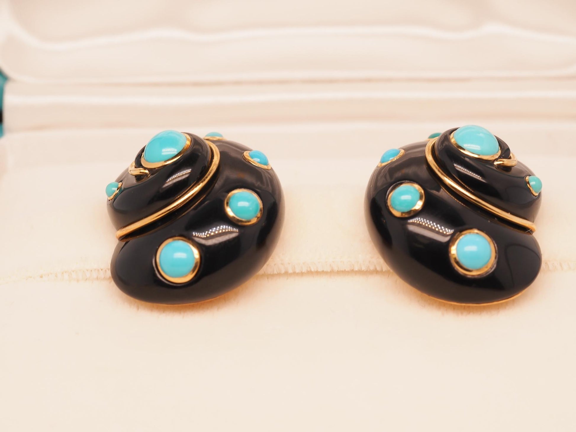 Estate Vintage VERDURA 18K Yellow Gold Turquoise and Enamel Seashell Earrings