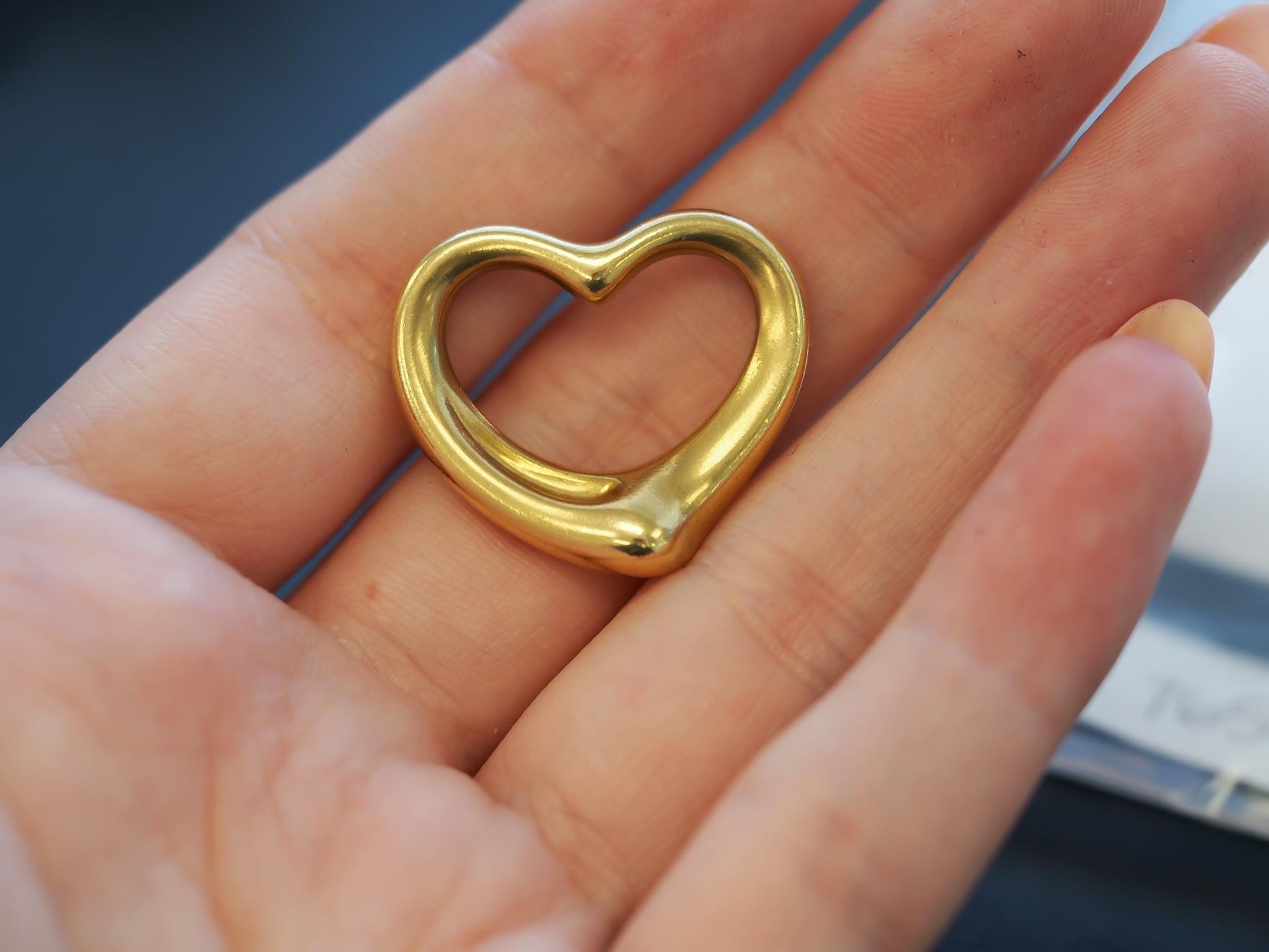 Elsa Peretti Tiffany & Co Open “Medium” Heart Pendant 18k Yellow Gold - VHK#240A