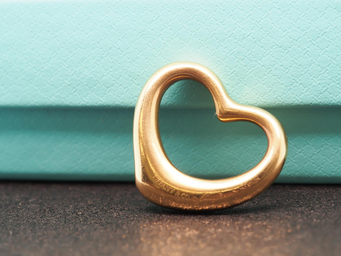 Elsa Peretti Tiffany & Co Open “Medium” Heart Pendant 18k Yellow Gold - VHK#240A