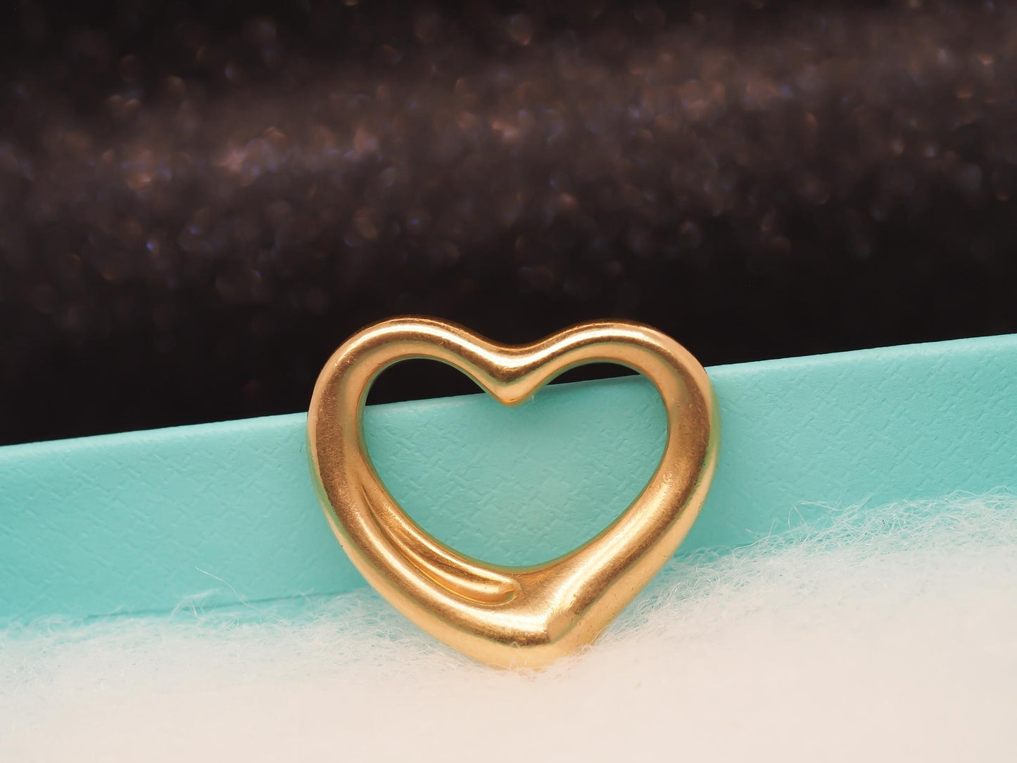Elsa Peretti Tiffany & Co Open “Medium” Heart Pendant 18k Yellow Gold - VHK#240A