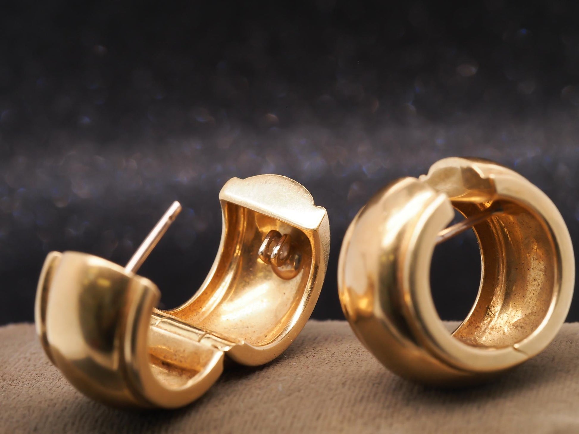 Estate Vintage 18K Yellow Gold Tiffany Large Hoop Huggie Earrings - VHK#904a
