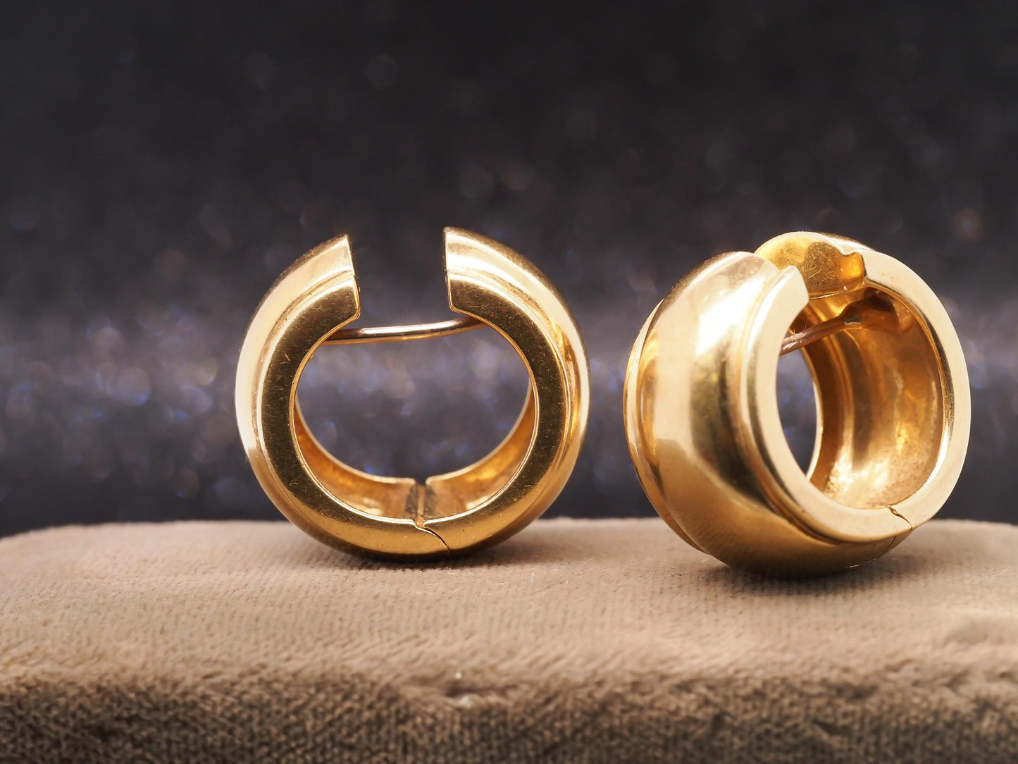 Estate Vintage 18K Yellow Gold Tiffany Large Hoop Huggie Earrings - VHK#904a