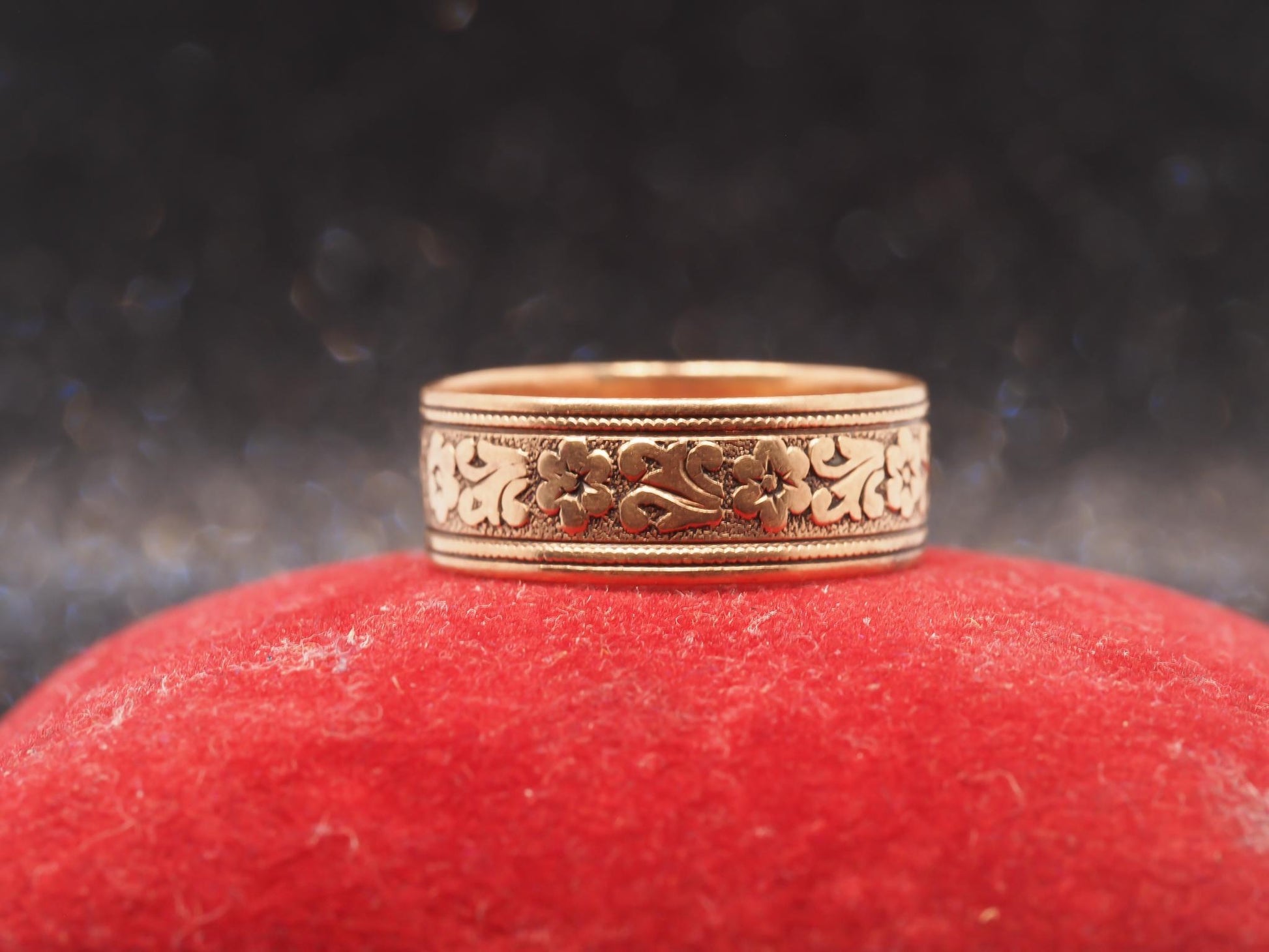 14K Rose Gold Vintage Wedding Band w/ Floral Designs - VHK#6
