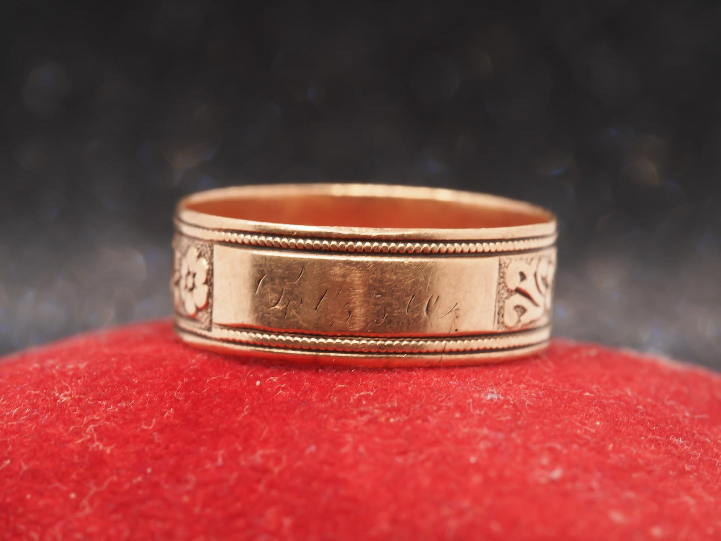 14K Rose Gold Vintage Wedding Band w/ Floral Designs - VHK#6