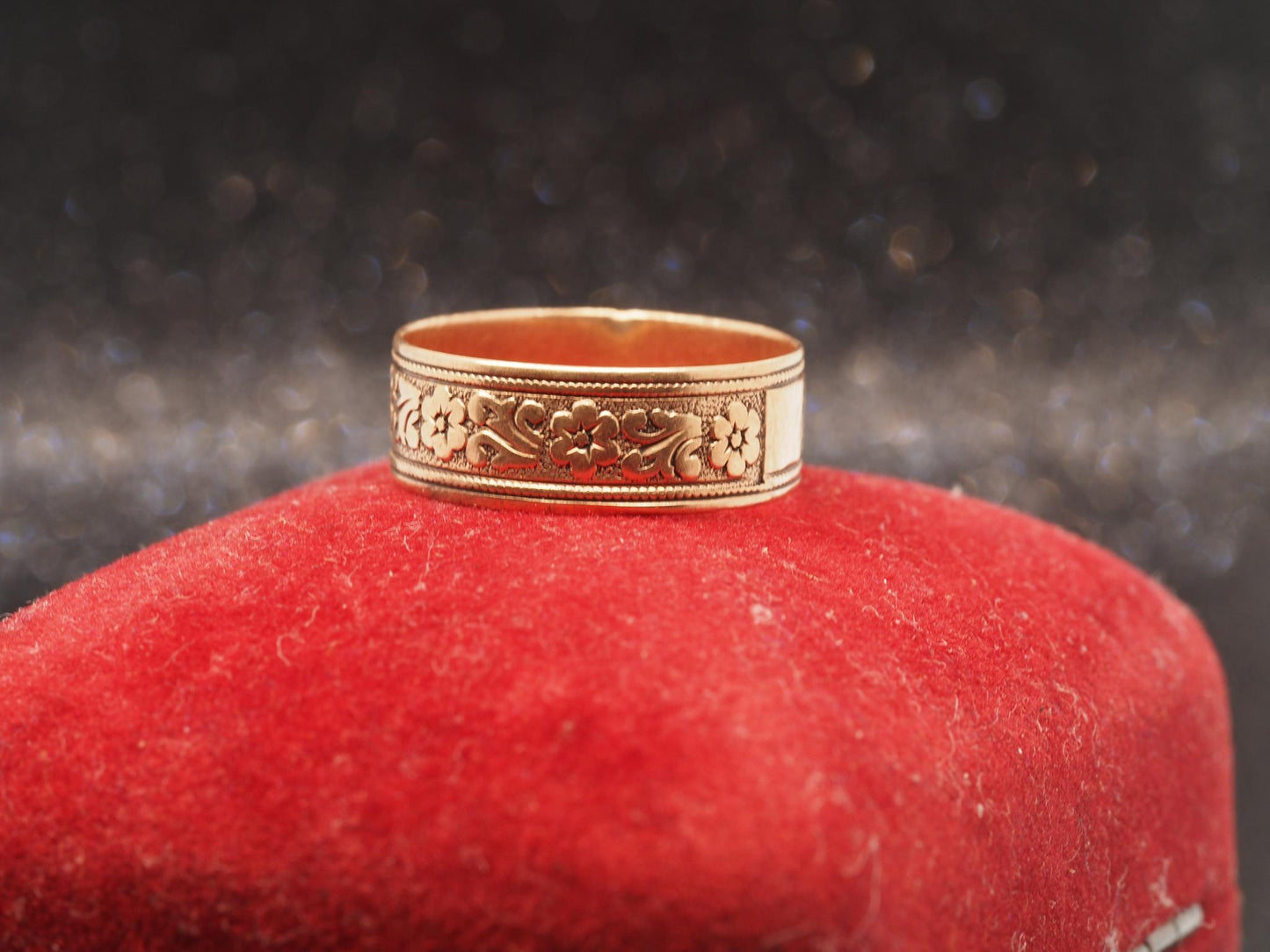14K Rose Gold Vintage Wedding Band w/ Floral Designs - VHK#6