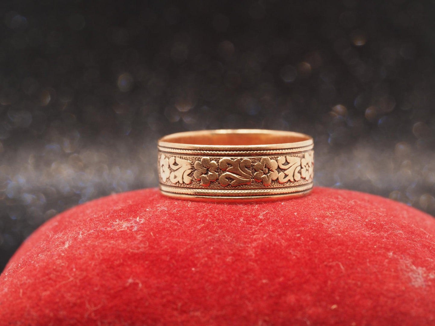 14K Rose Gold Vintage Wedding Band w/ Floral Designs - VHK#6