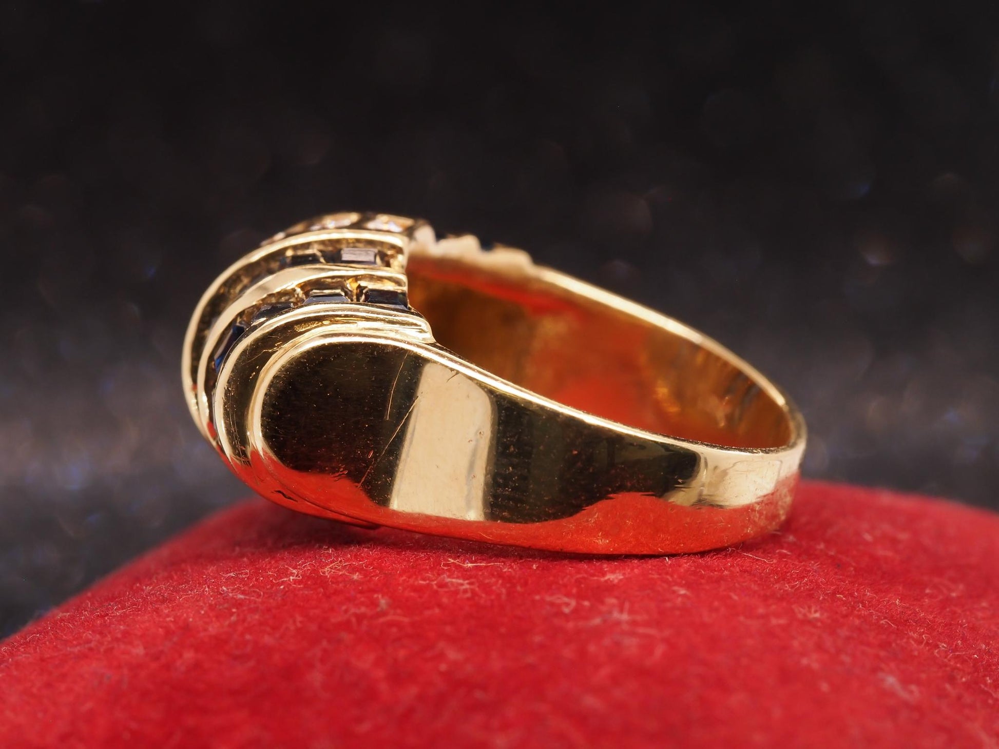 Estate 18K Yellow Gold Sapphire and Diamond Ring - VHK#1046