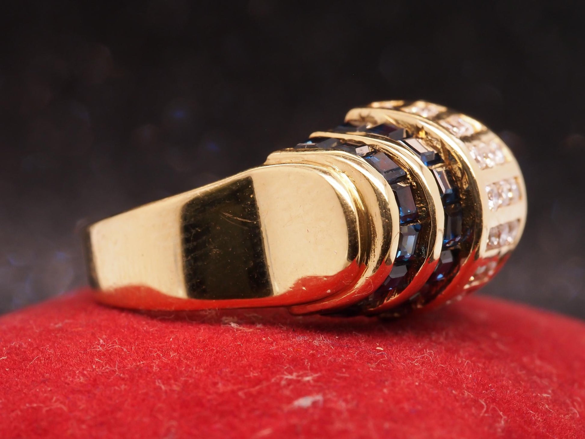 Estate 18K Yellow Gold Sapphire and Diamond Ring - VHK#1046