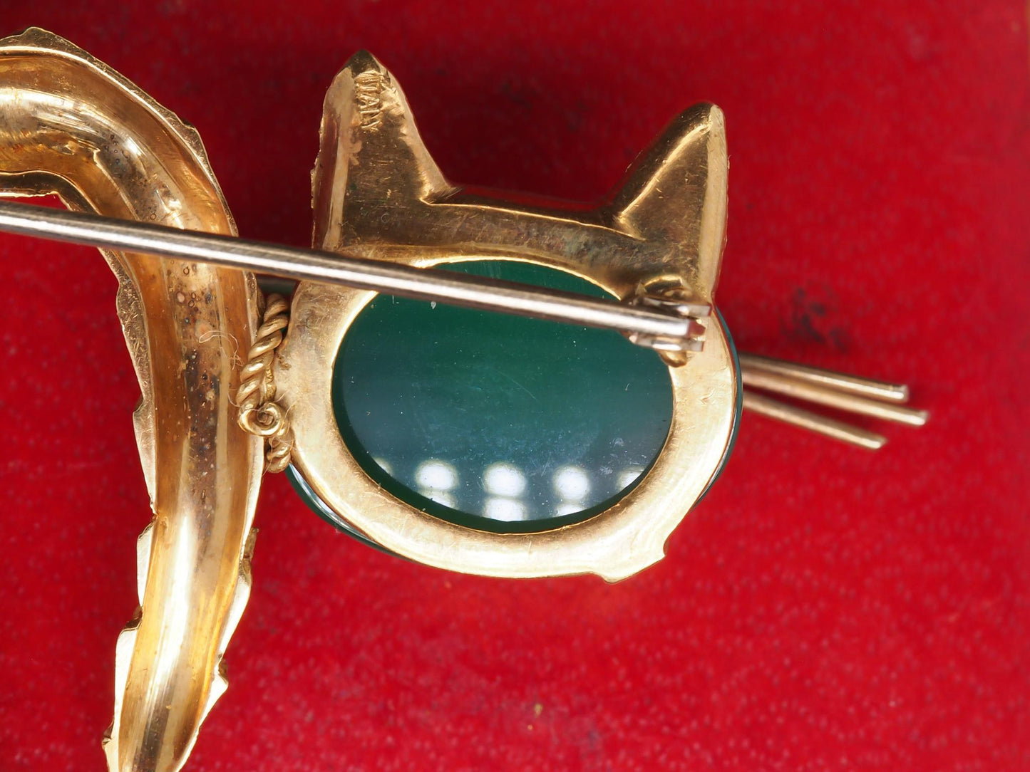Estate 18K Yellow Gold Vintage Cat Brooch w Ruby Eyes and Chalcedony - VHK#1050