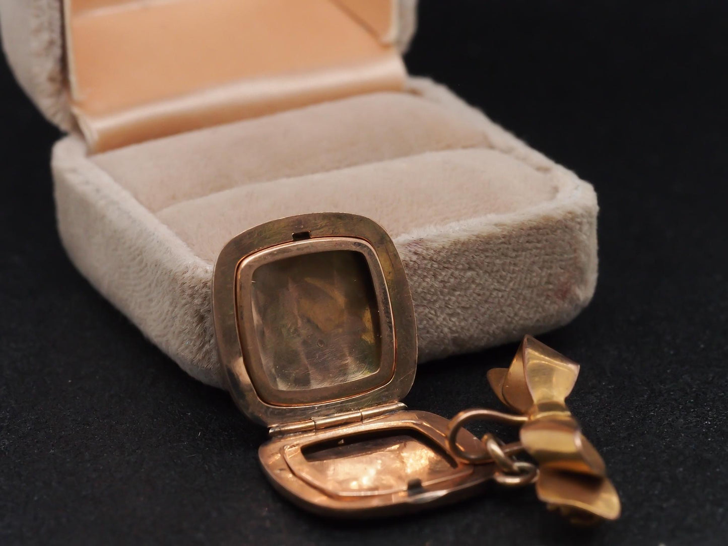 Circa 1899 10k Rose Gold Engraved Locket Pin - VHK#18