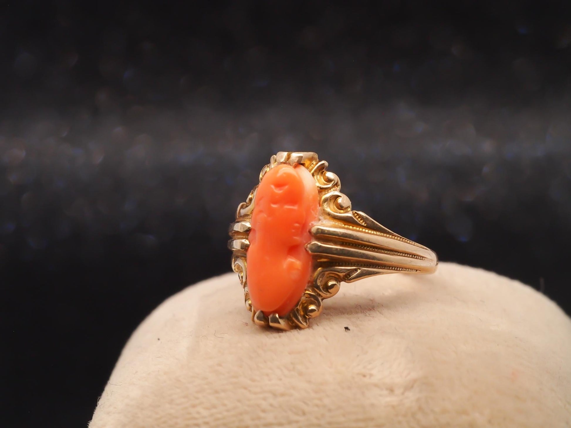 Art Deco 14K Yellow Gold Cameo Cocktail Ring - VHK#17