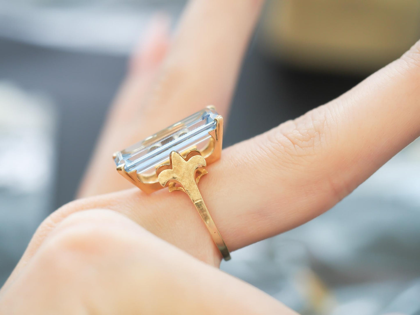 Vintage 14K Yellow Gold Classic Aquamarine Ring - VHK#31
