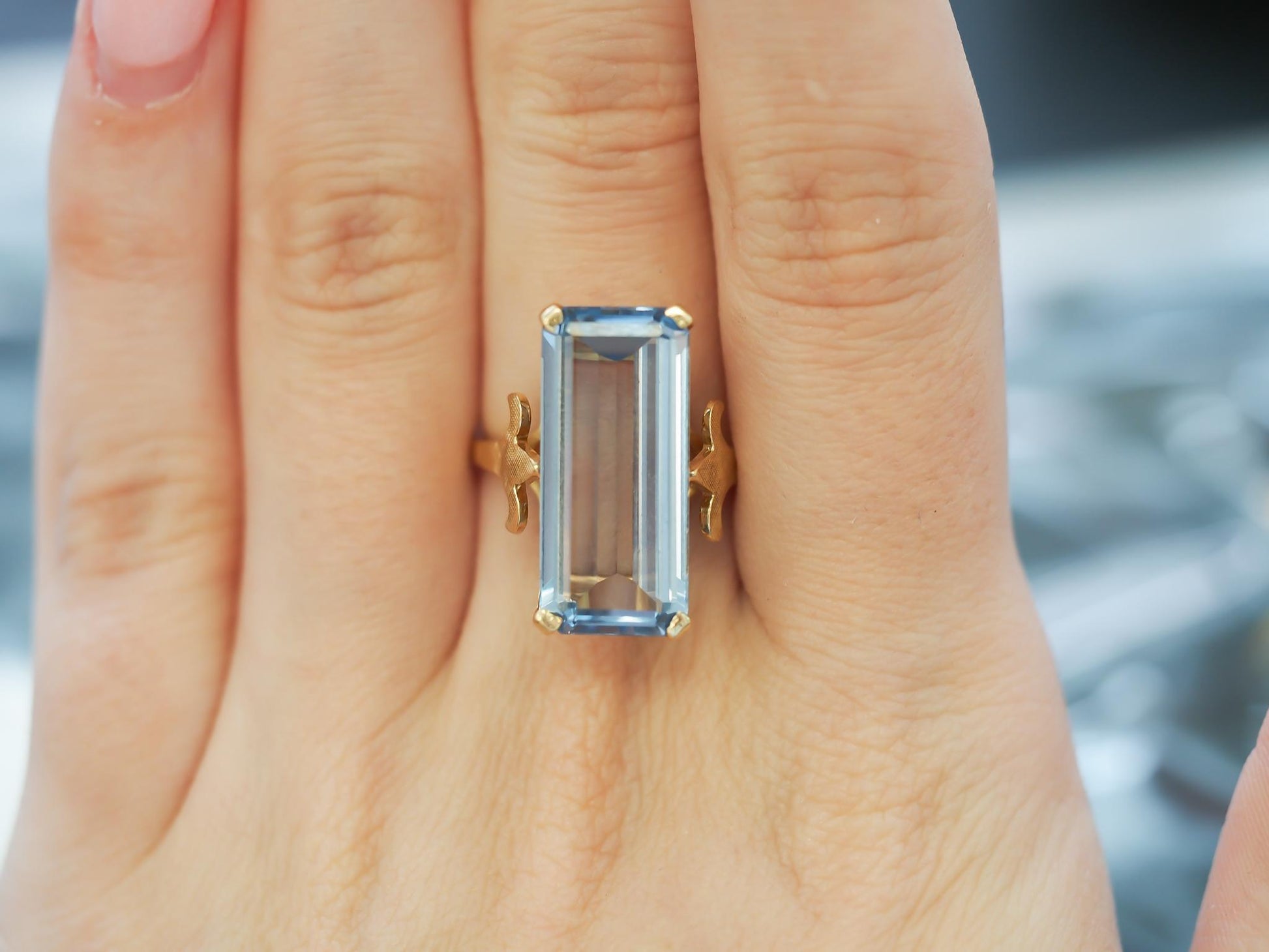 Vintage 14K Yellow Gold Classic Aquamarine Ring - VHK#31