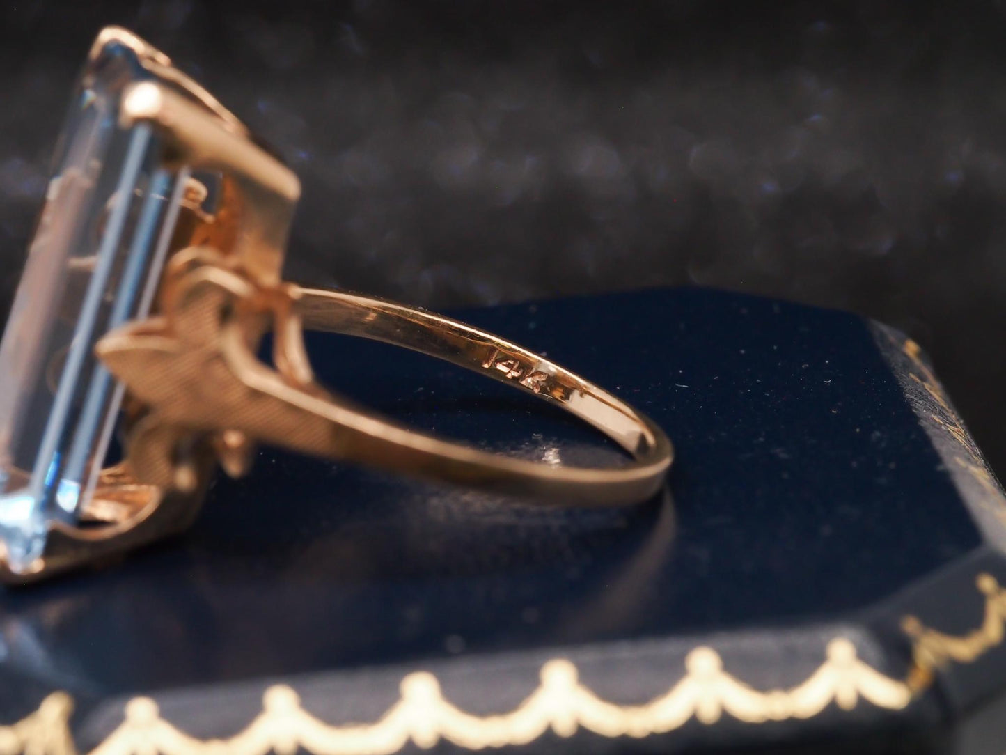 Vintage 14K Yellow Gold Classic Aquamarine Ring - VHK#31