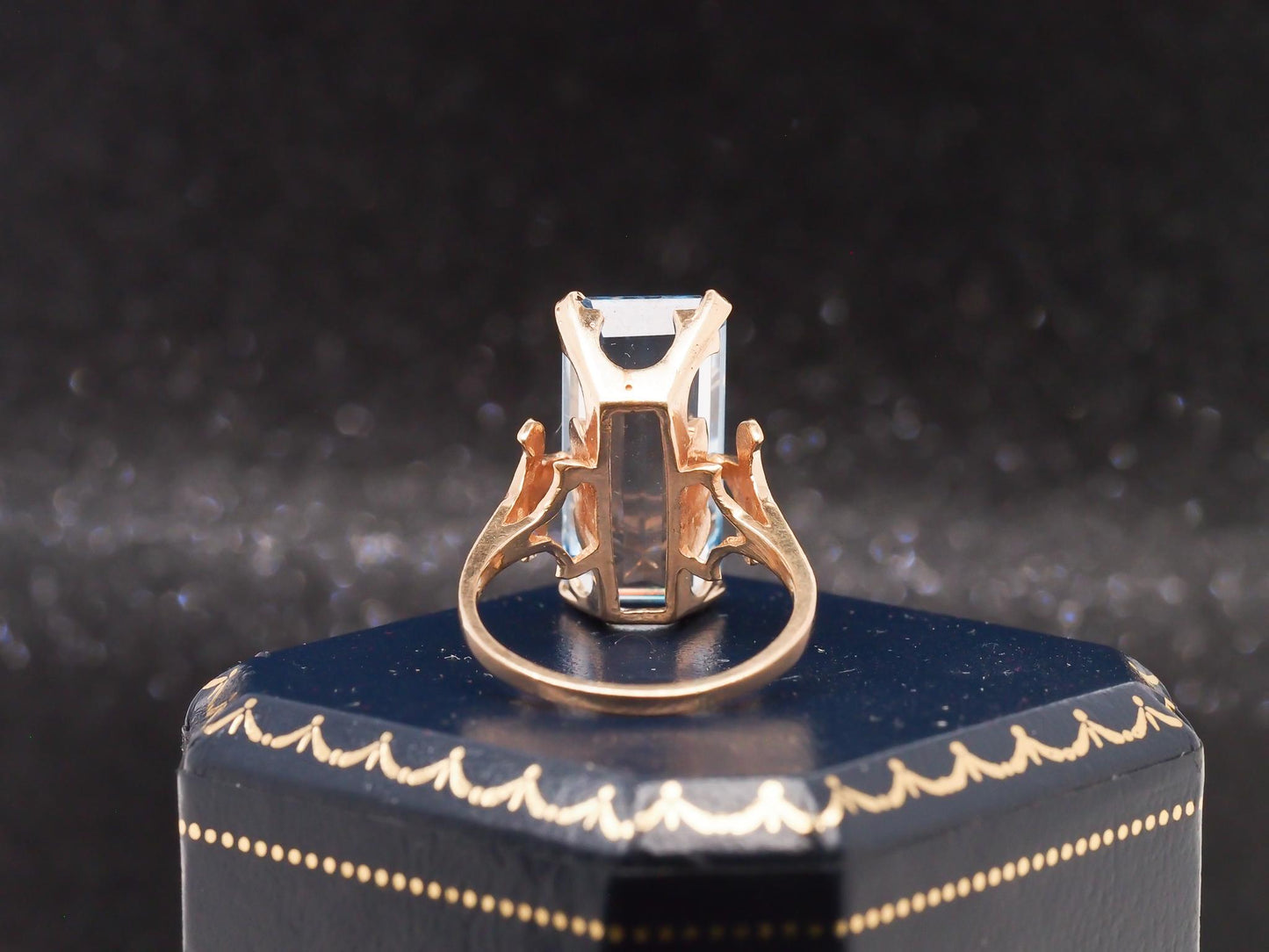 Vintage 14K Yellow Gold Classic Aquamarine Ring - VHK#31