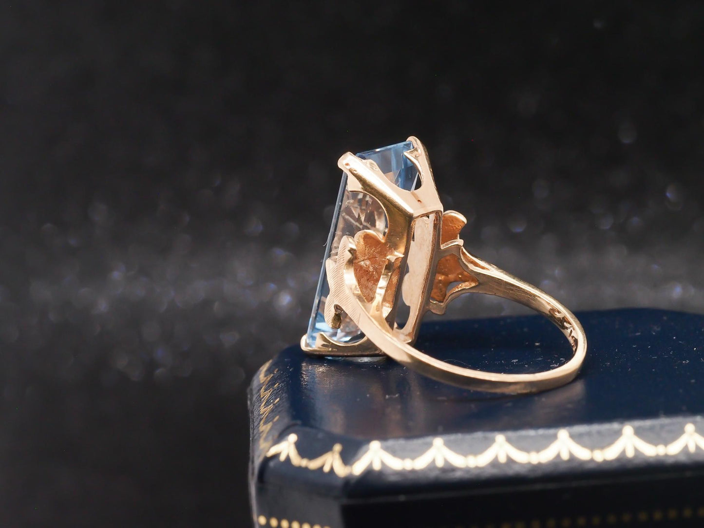 Vintage 14K Yellow Gold Classic Aquamarine Ring - VHK#31