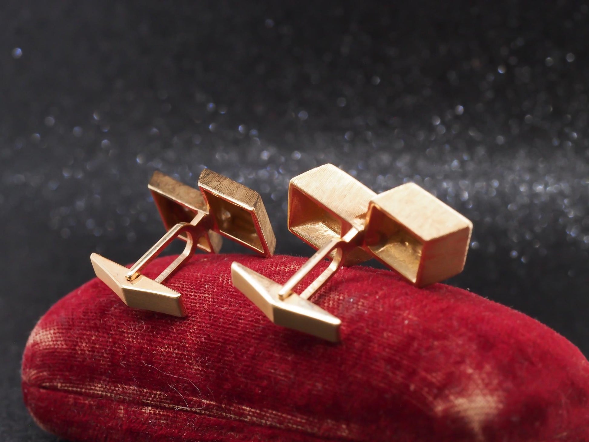 14K Yellow Gold and Diamond Dice Cufflinks - VHK#29