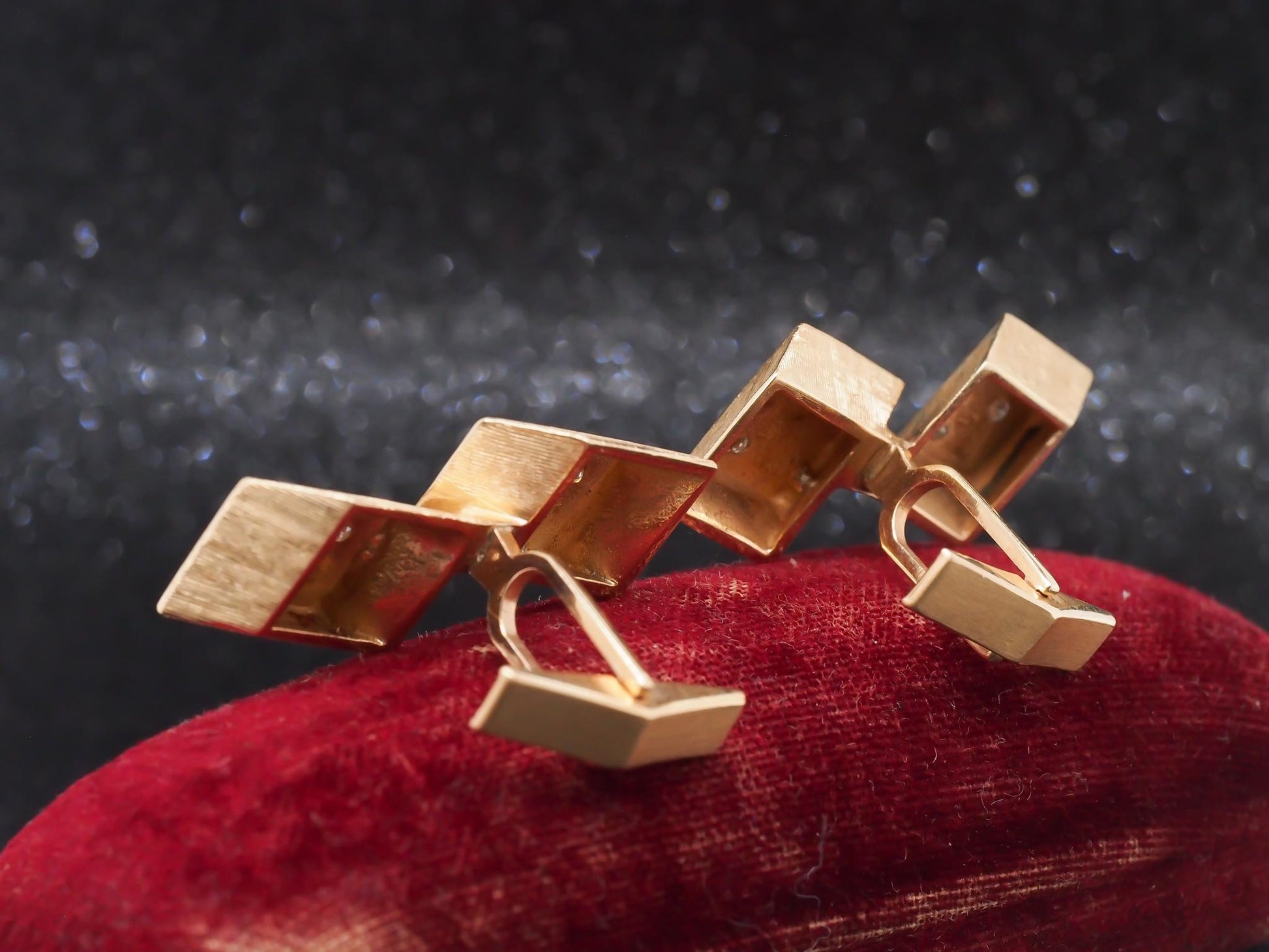 14K Yellow Gold and Diamond Dice Cufflinks - VHK#29