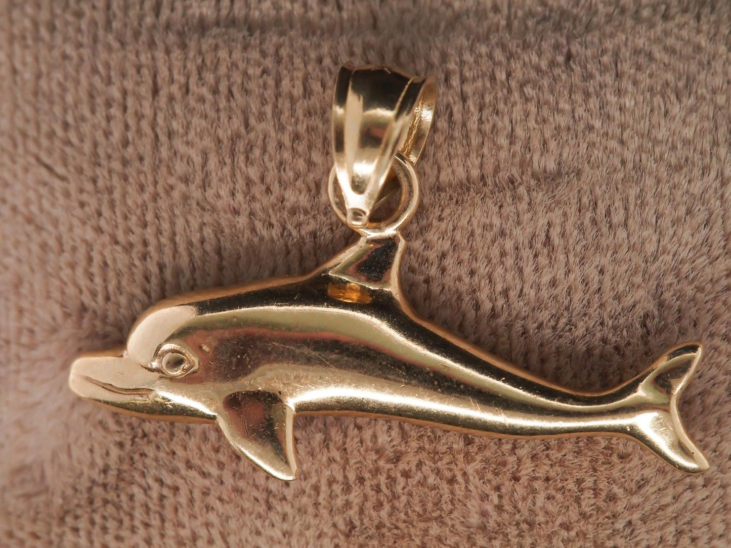 14K Yellow Gold Dolphin Pendant - VHK#48