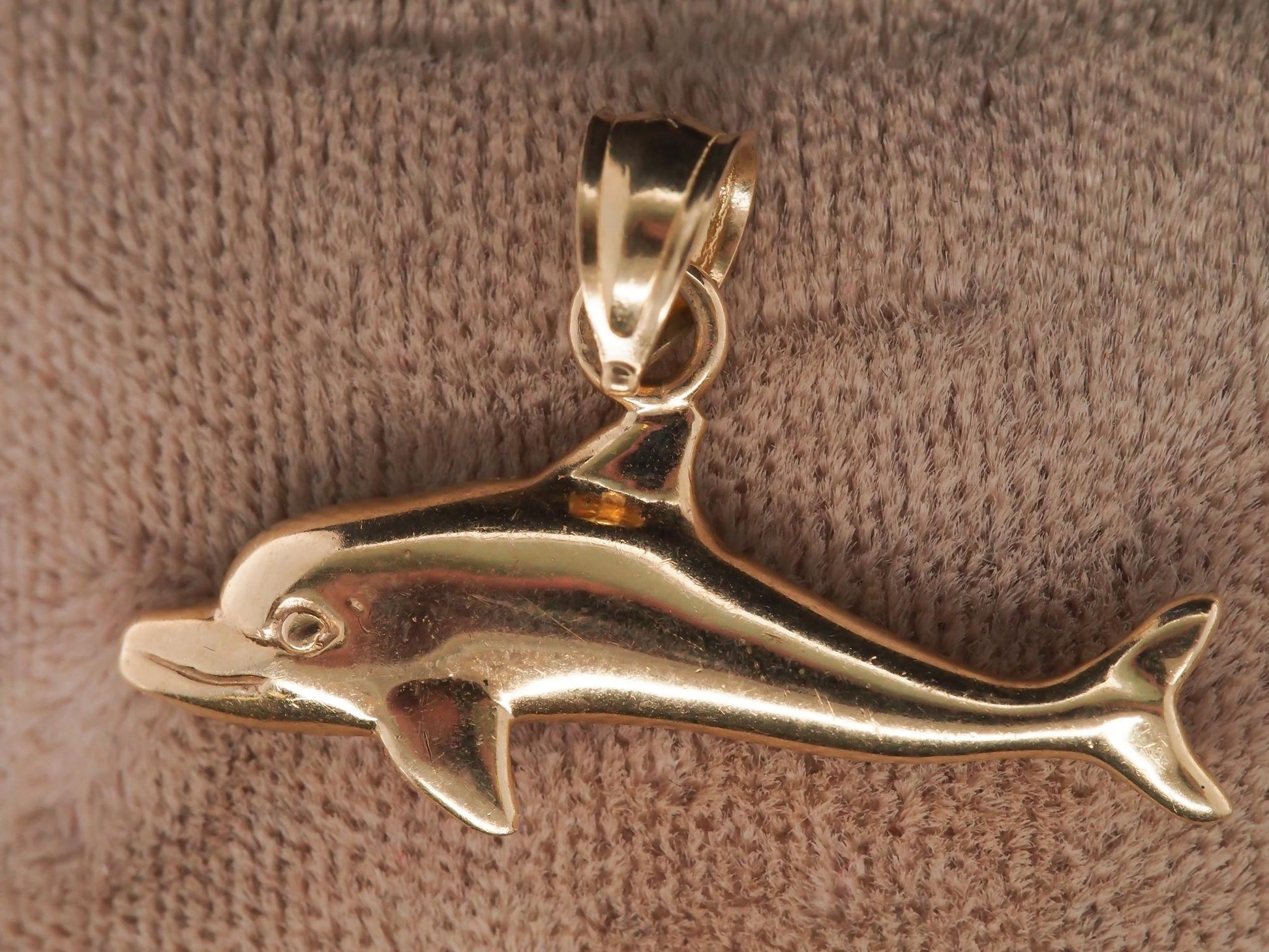 14K Yellow Gold Dolphin Pendant - VHK#48