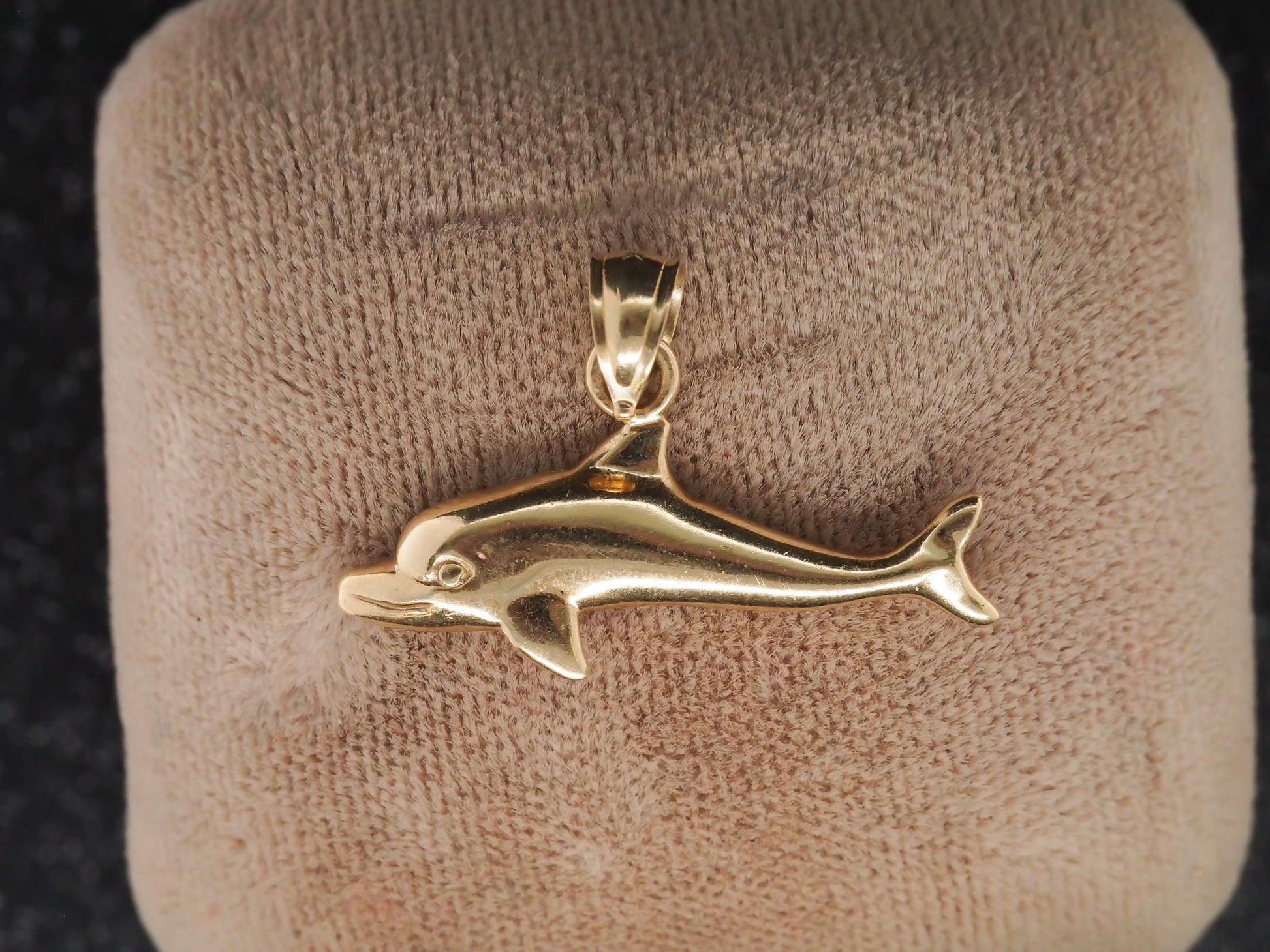 14K Yellow Gold Dolphin Pendant - VHK#48