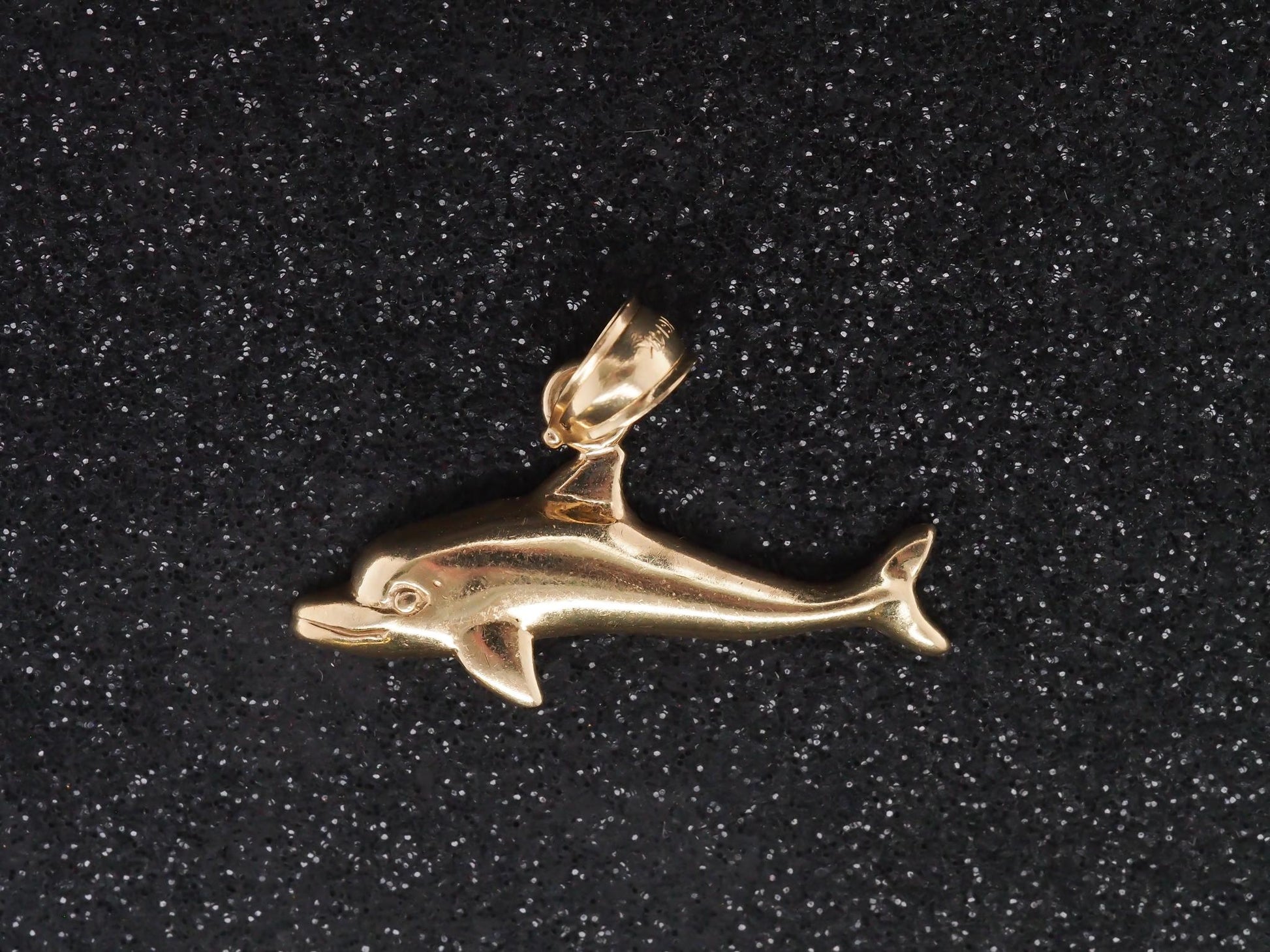 14K Yellow Gold Dolphin Pendant - VHK#48