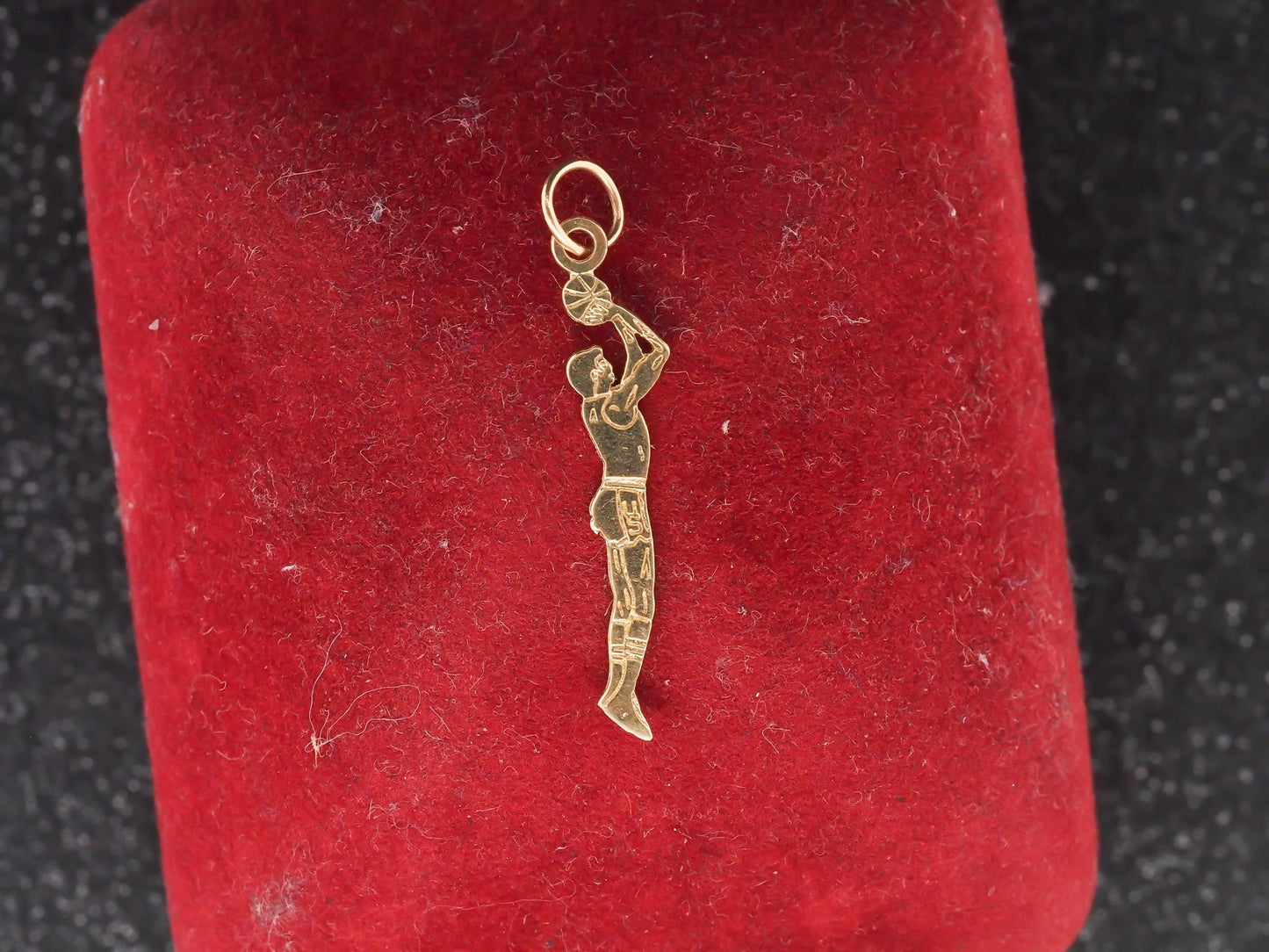 14K Yellow Gold Basketball Free Throw Pendant - VHK#41