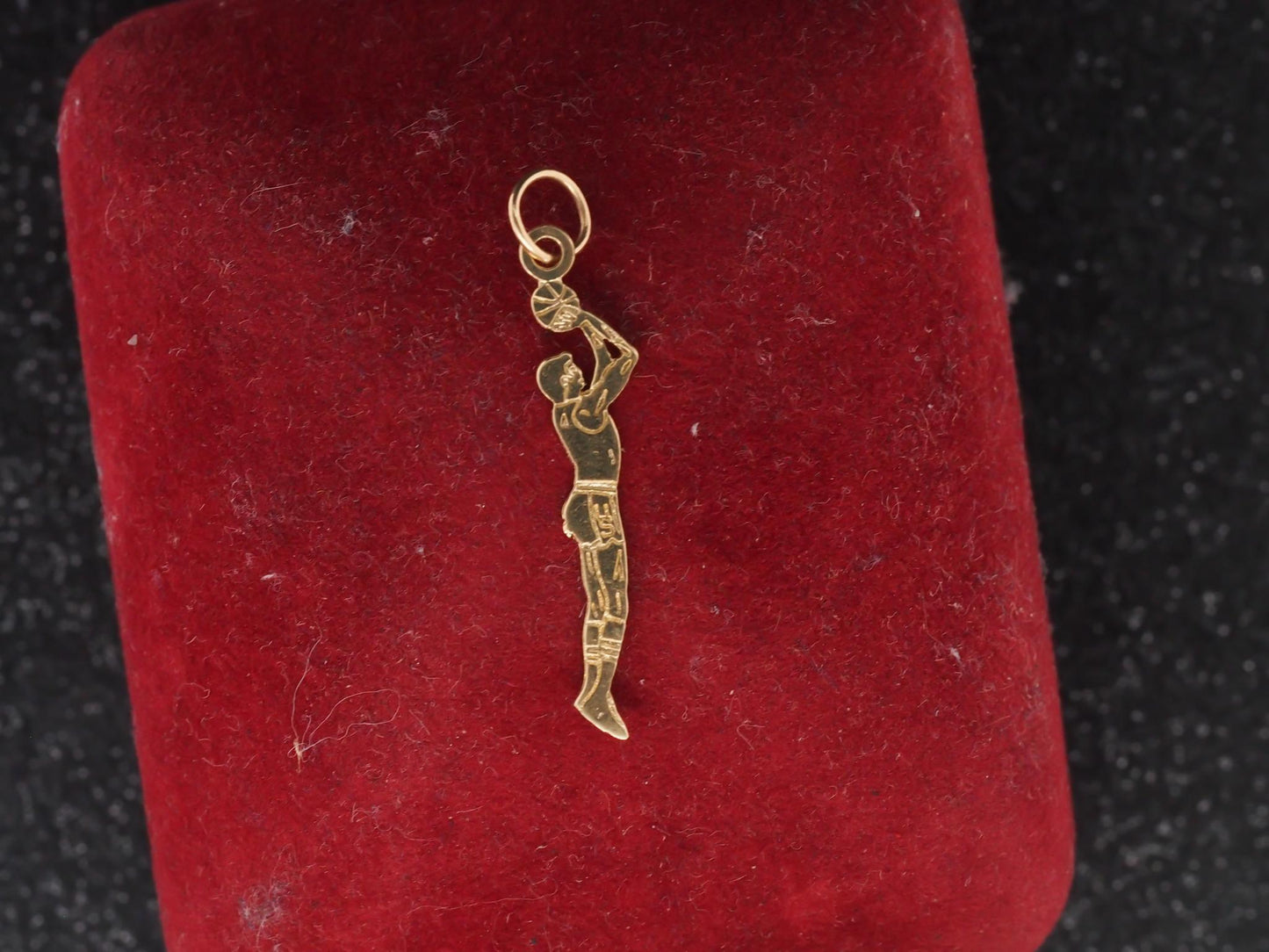 14K Yellow Gold Basketball Free Throw Pendant - VHK#41