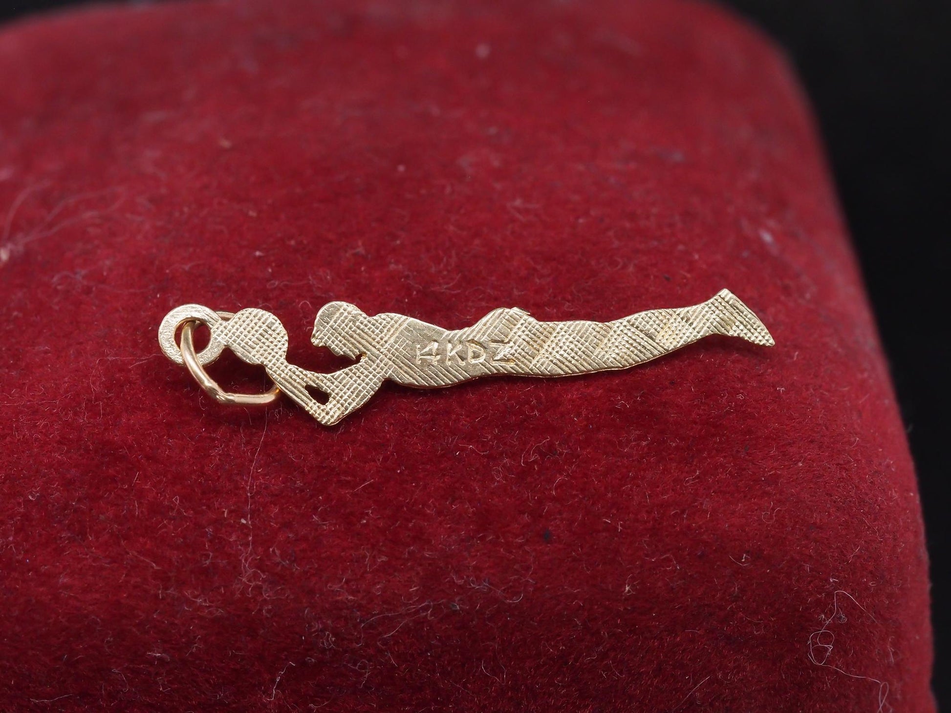14K Yellow Gold Basketball Free Throw Pendant - VHK#41