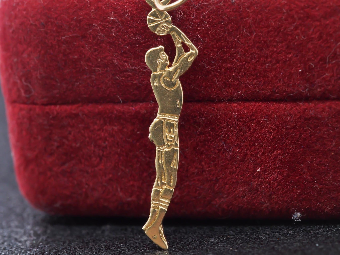 14K Yellow Gold Basketball Free Throw Pendant - VHK#41