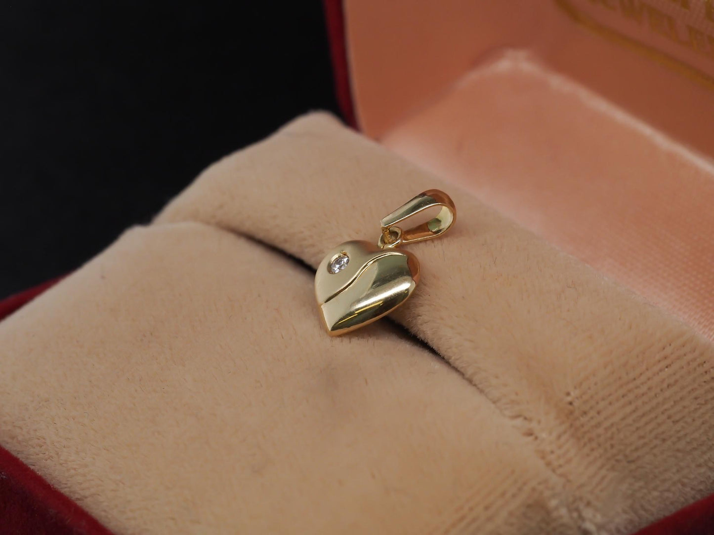 14K Yellow Gold Diamond Heart Shape Pendant - VHK#38