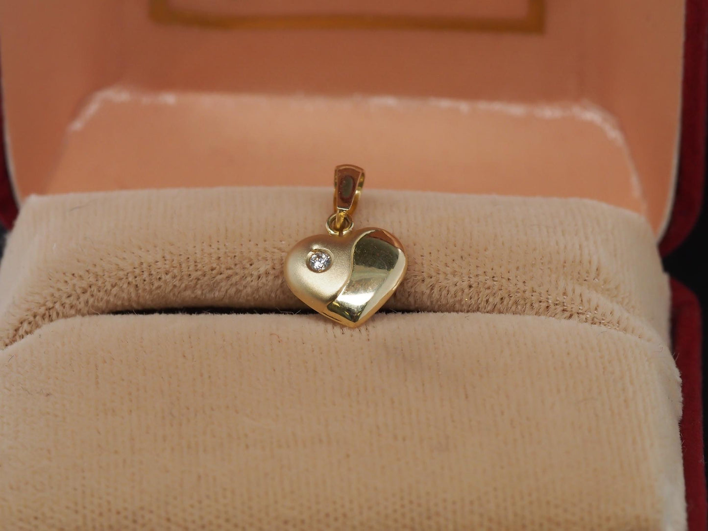 14K Yellow Gold Diamond Heart Shape Pendant - VHK#38