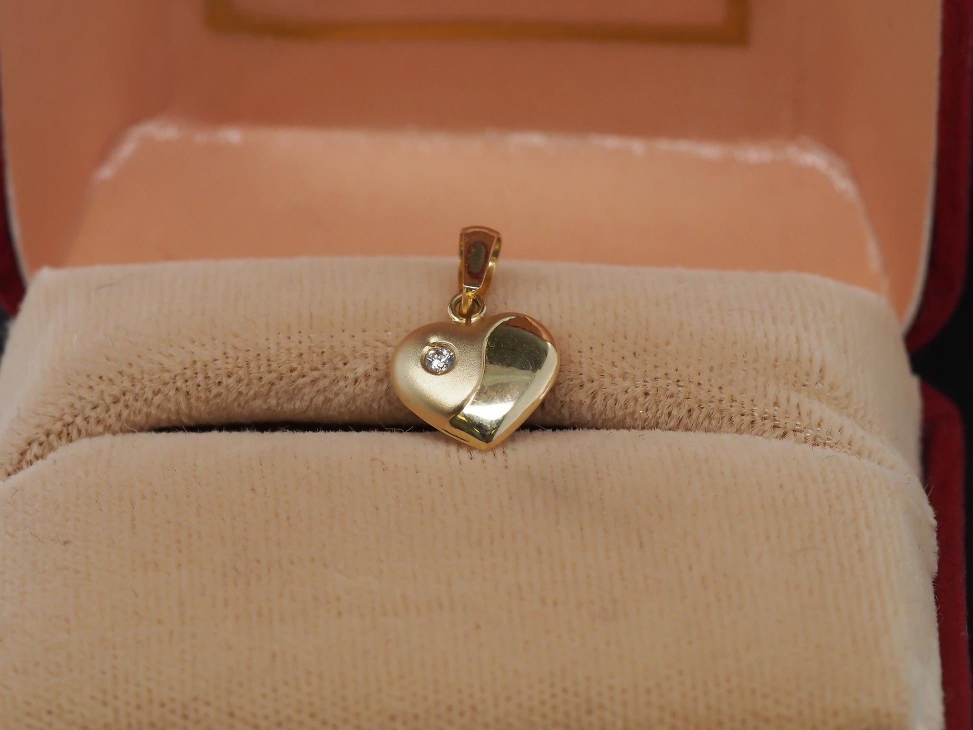 14K Yellow Gold Diamond Heart Shape Pendant - VHK#38