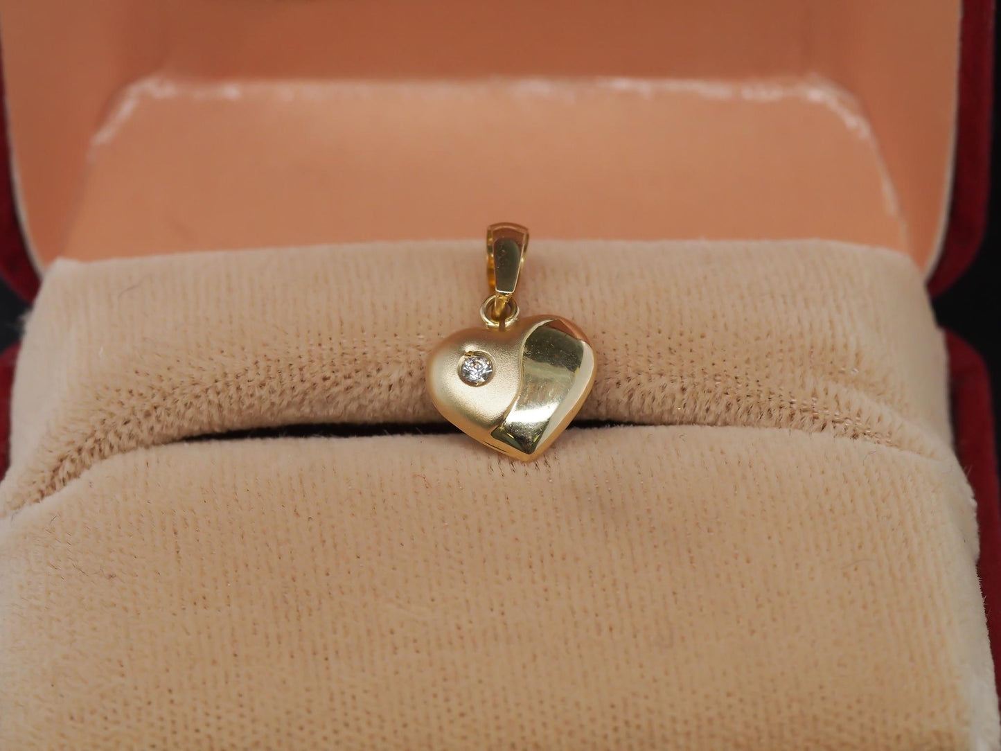 14K Yellow Gold Diamond Heart Shape Pendant - VHK#38