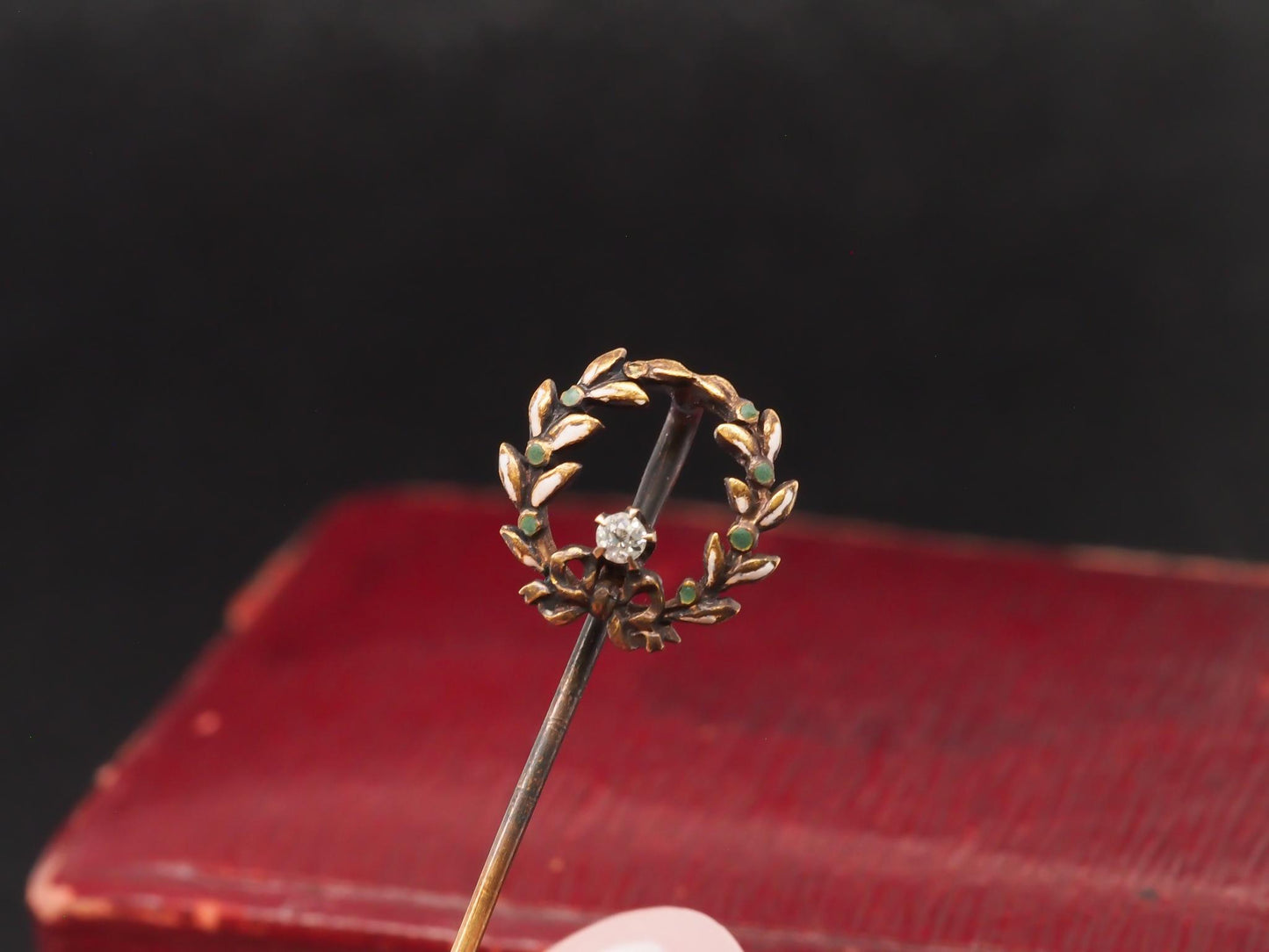 1920s 14K Yellow Gold Diamond & Wreath Design Stick Pin - VHK#63