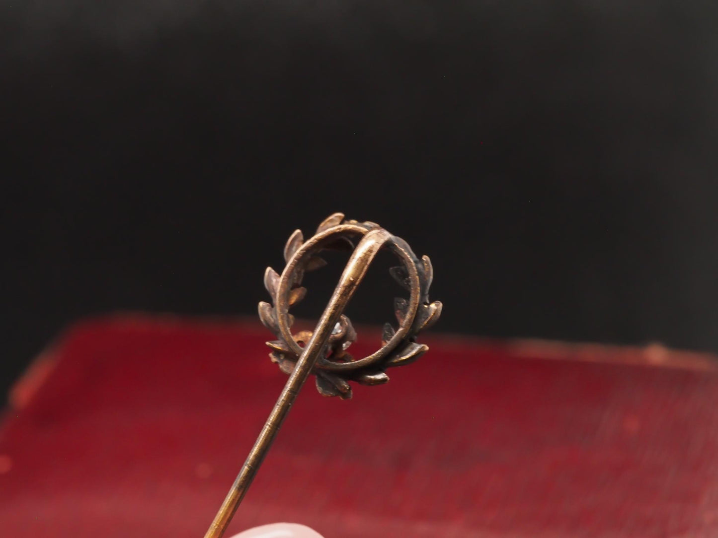 1920s 14K Yellow Gold Diamond & Wreath Design Stick Pin - VHK#63