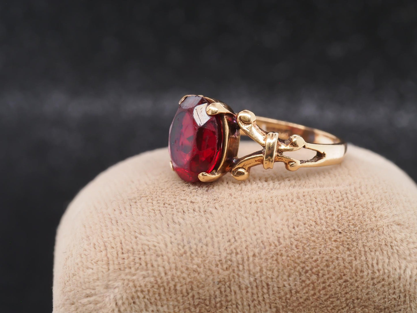 10k Honora Vintage Red Stone Floral Design Ring - VHK#59