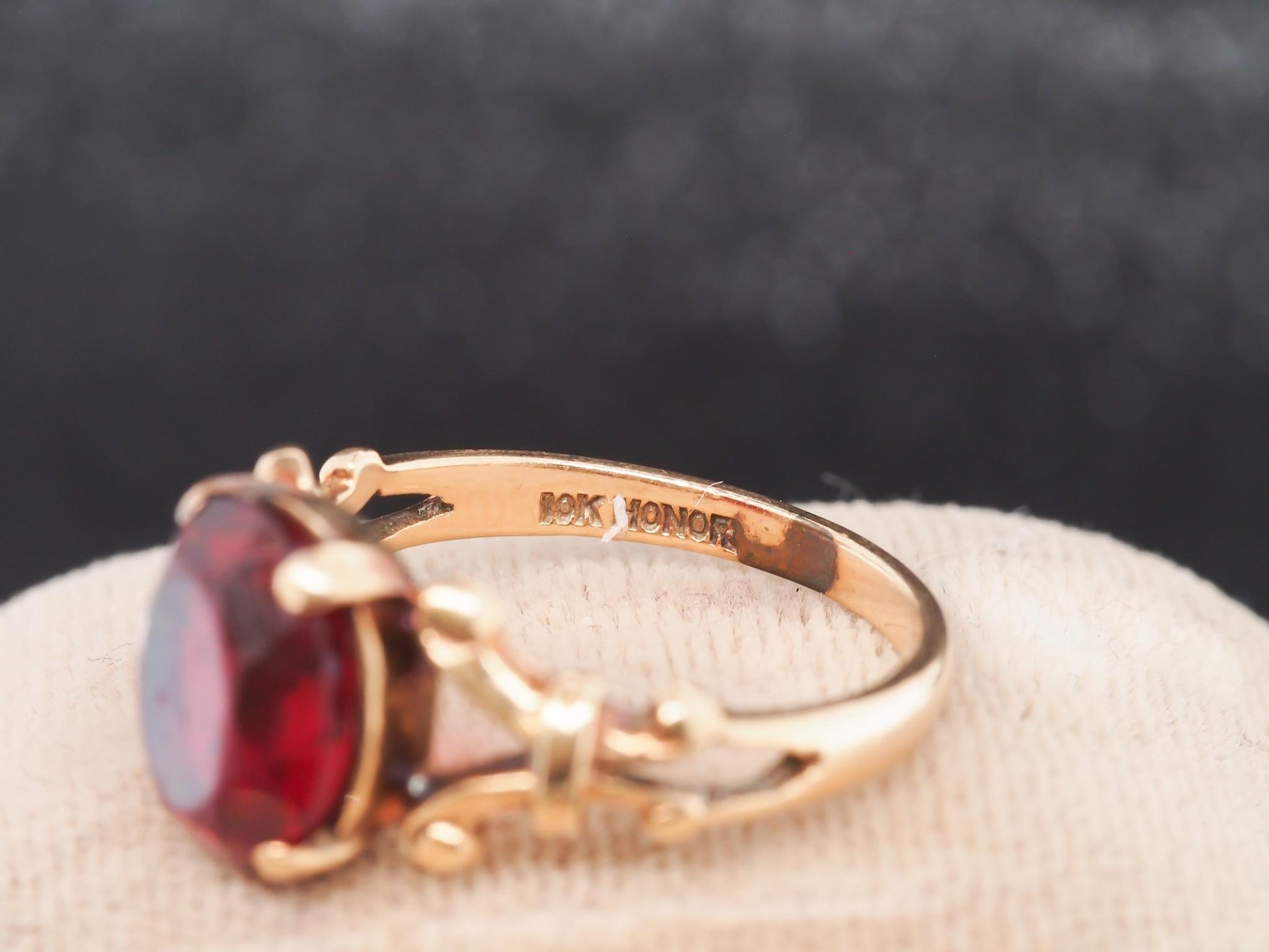10k Honora Vintage Red Stone Floral Design Ring - VHK#59