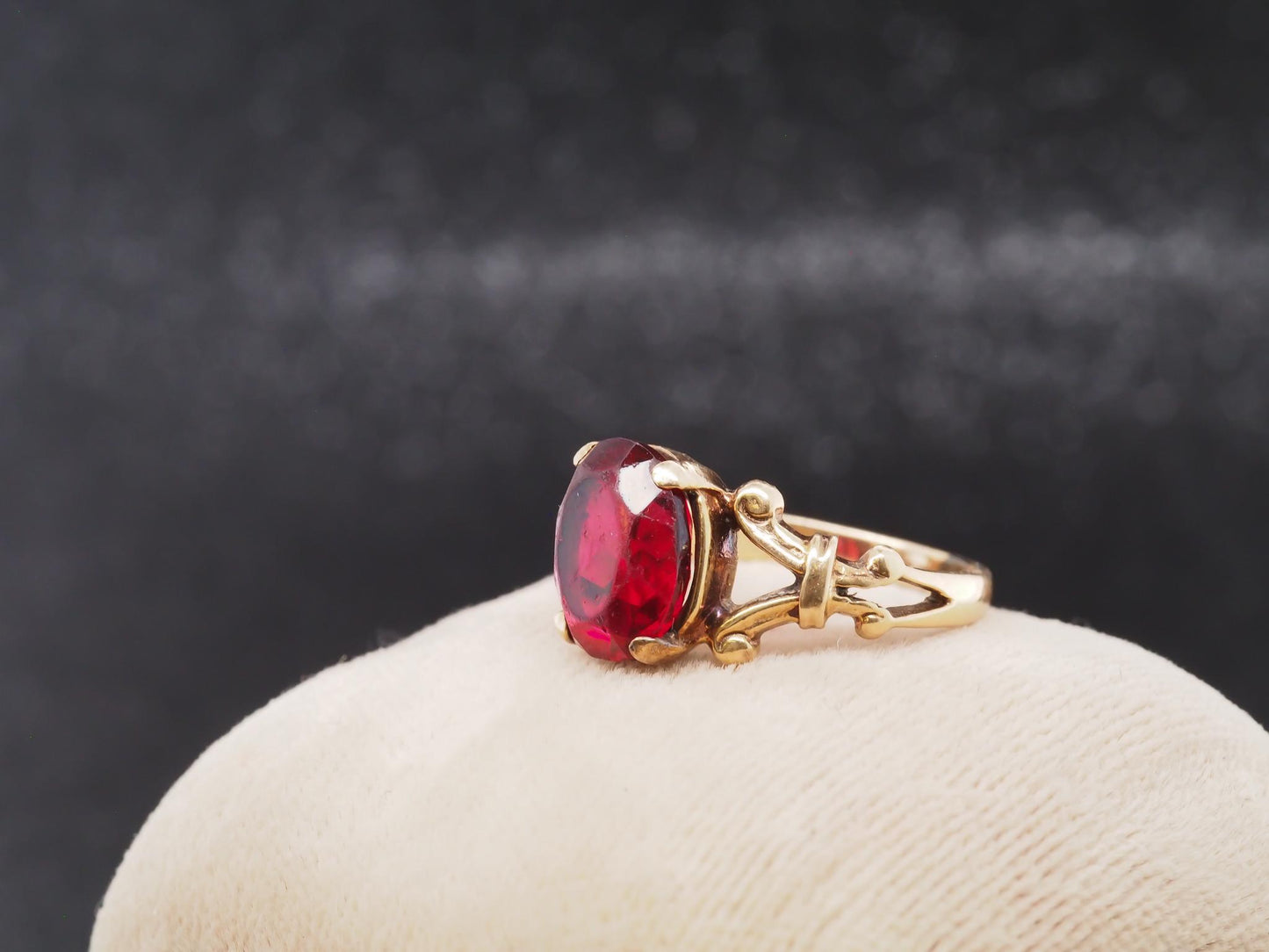 10k Honora Vintage Red Stone Floral Design Ring - VHK#59