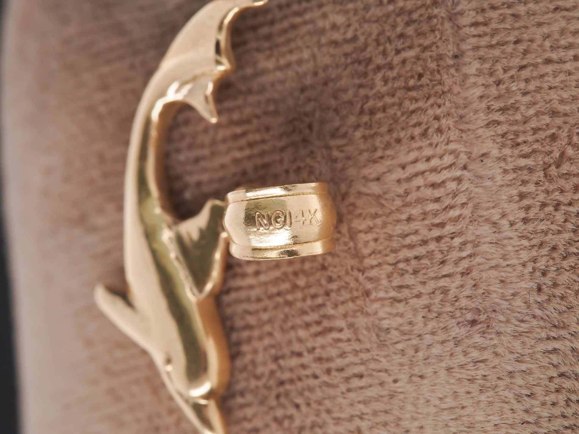 14K Yellow Gold Dolphin Pendant - VHK#52
