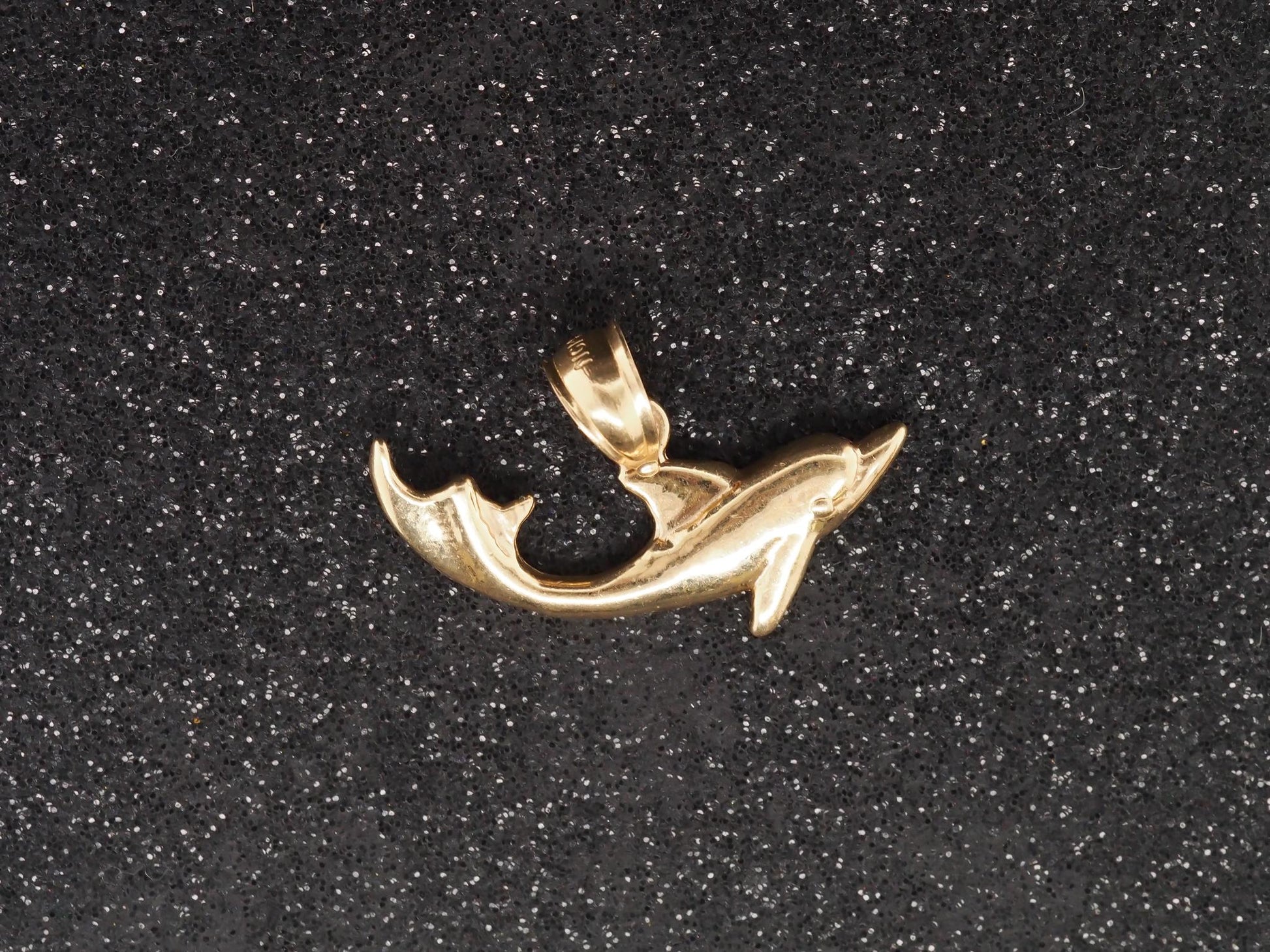 14K Yellow Gold Dolphin Pendant - VHK#52